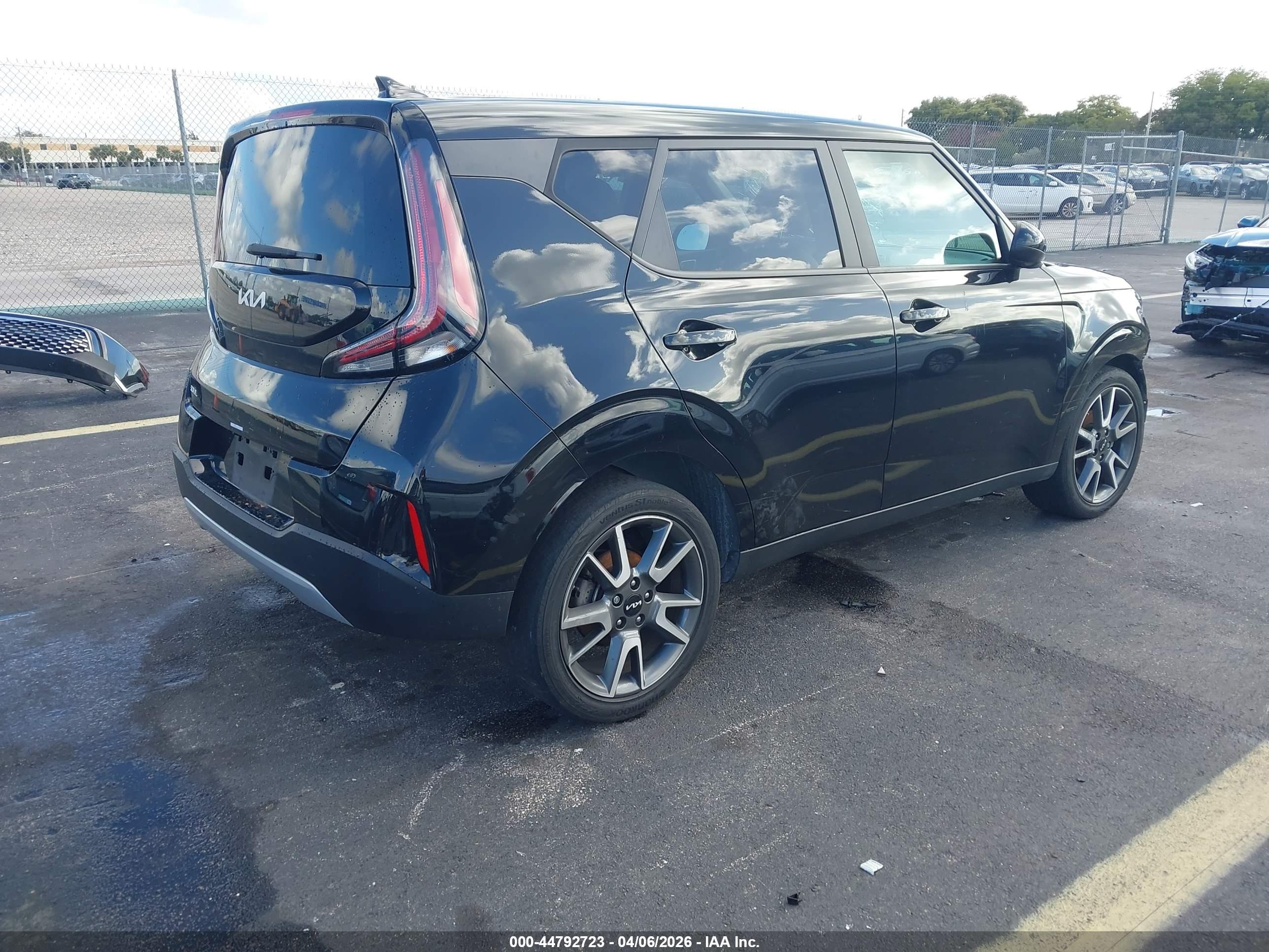 KIA SOUL image 4