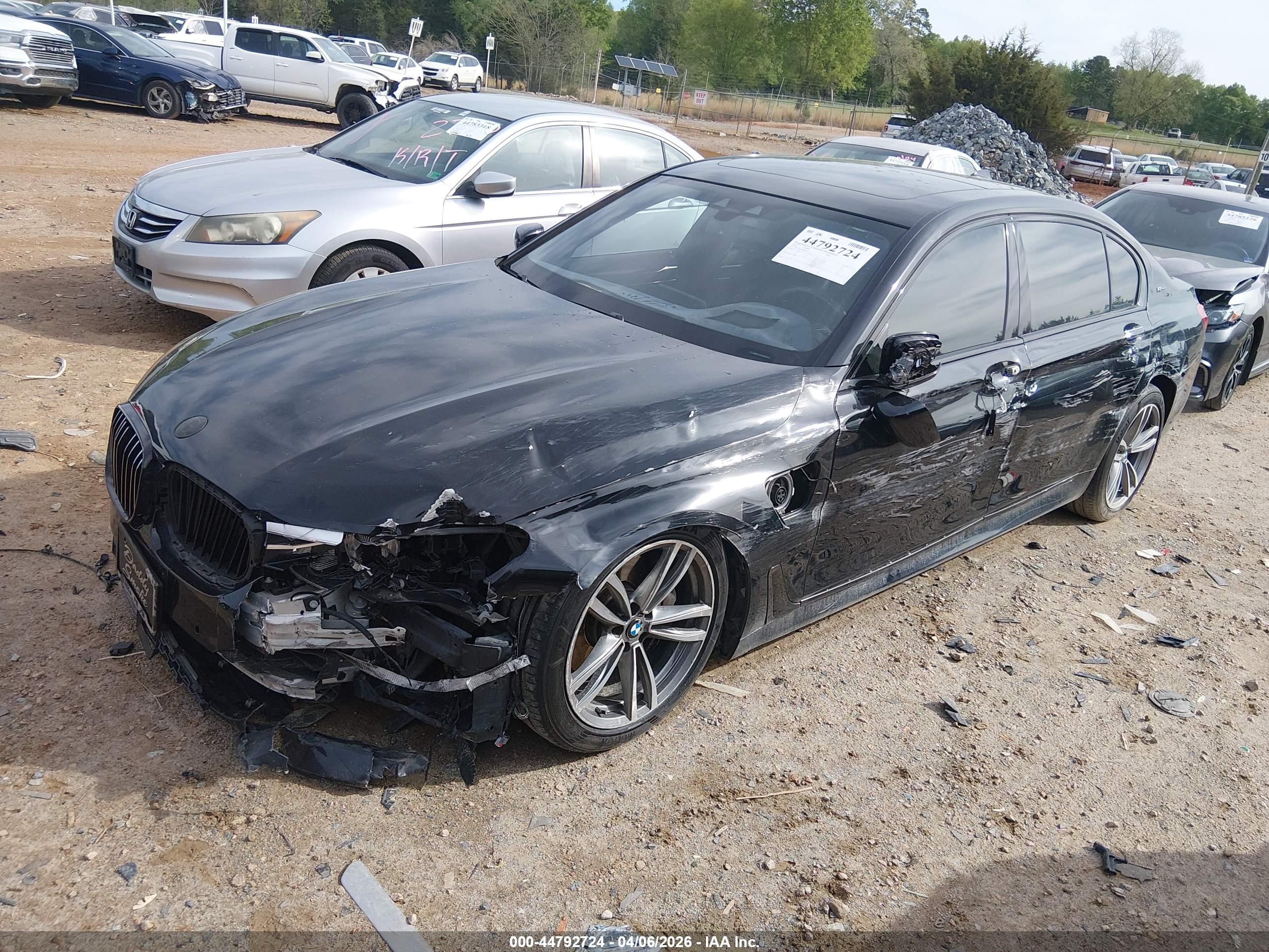 BMW 740E image 2