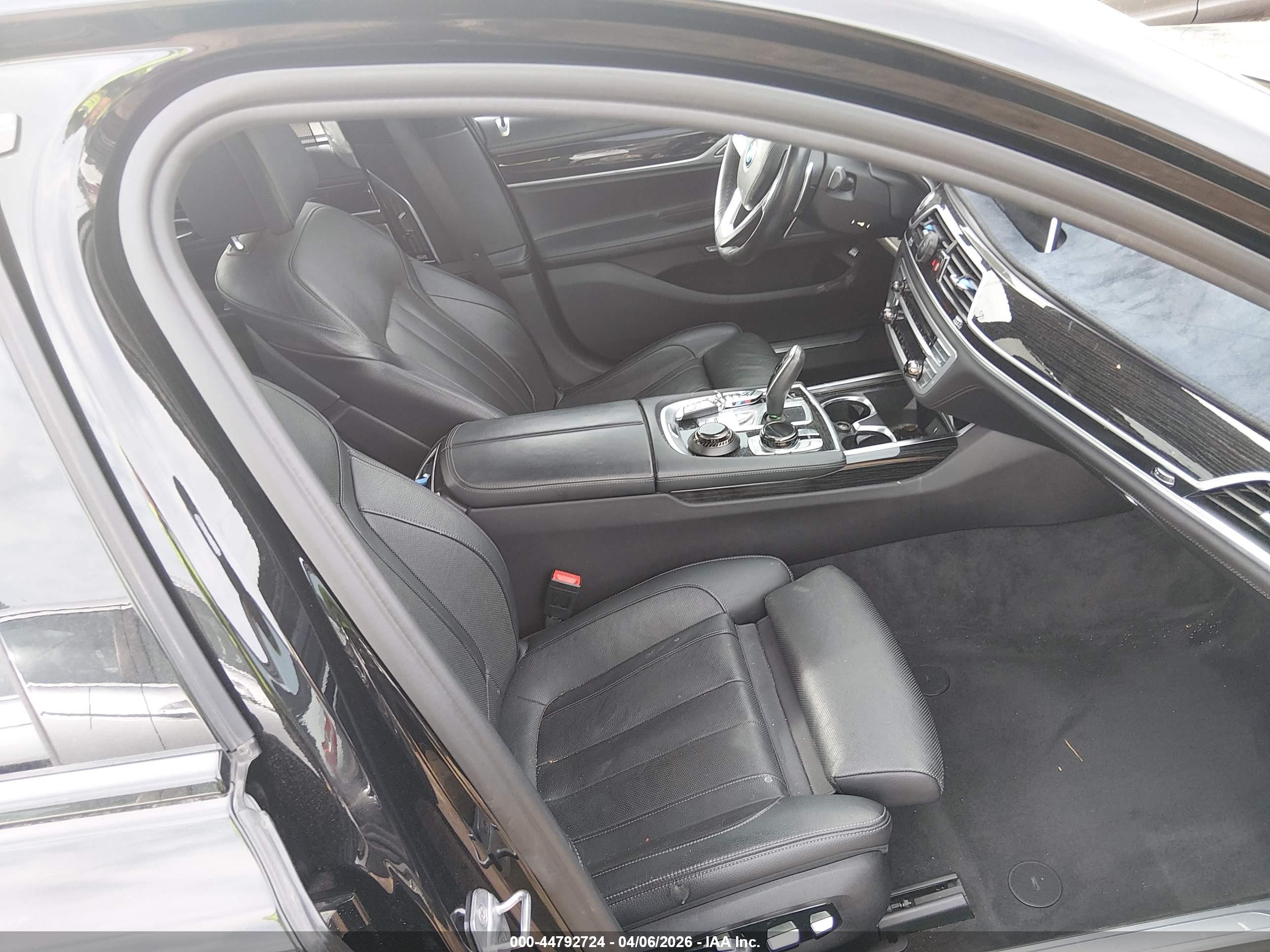 BMW 740E image 5