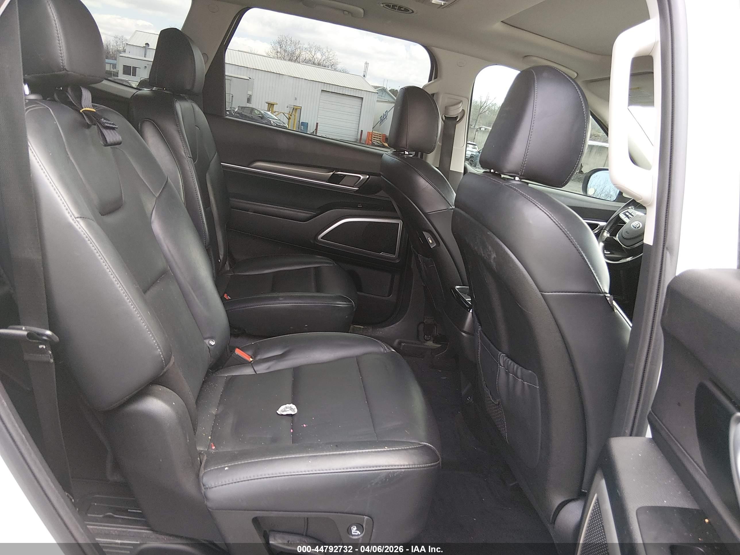 KIA TELLURIDE image 8