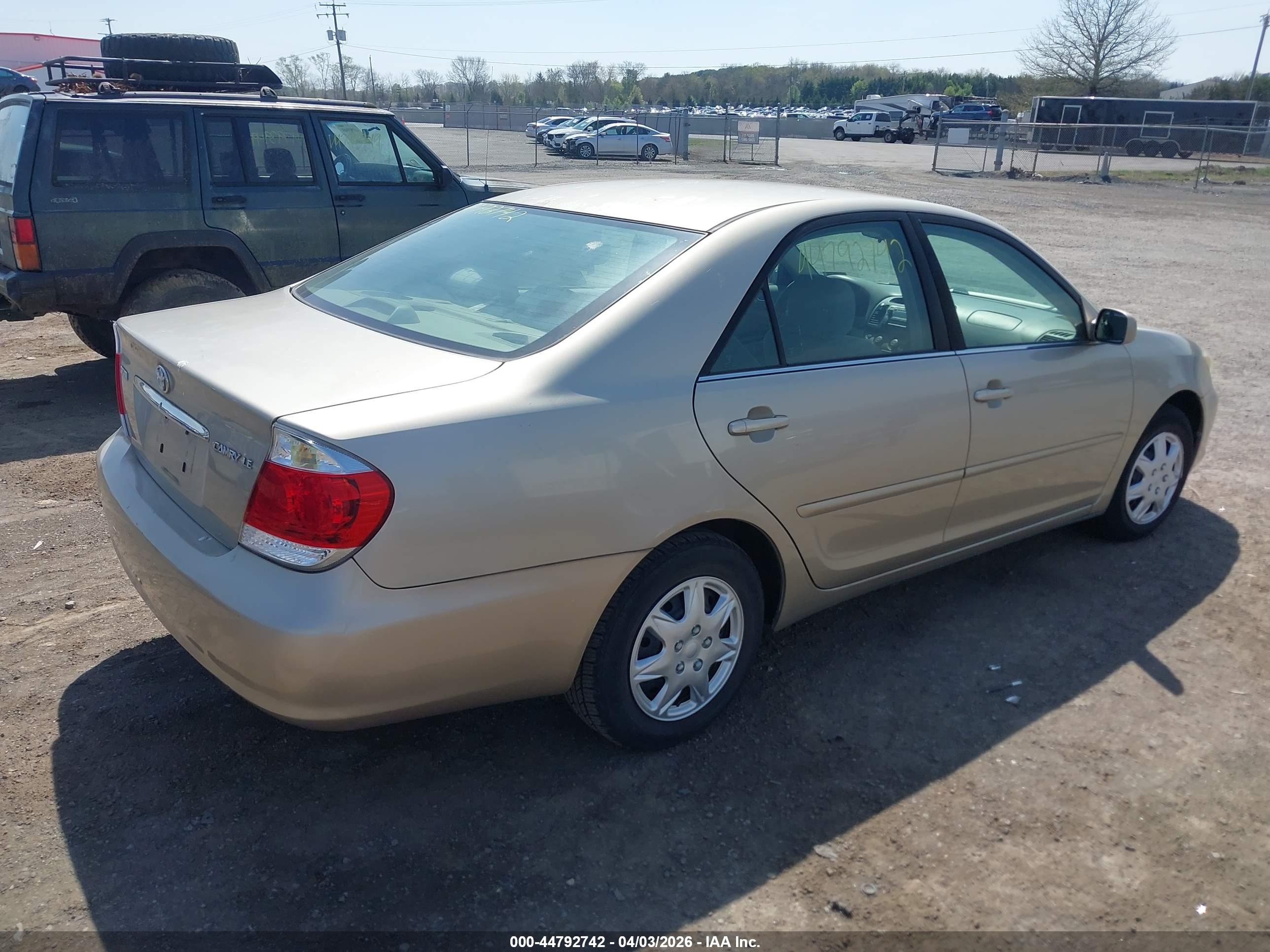TOYOTA CAMRY image 4