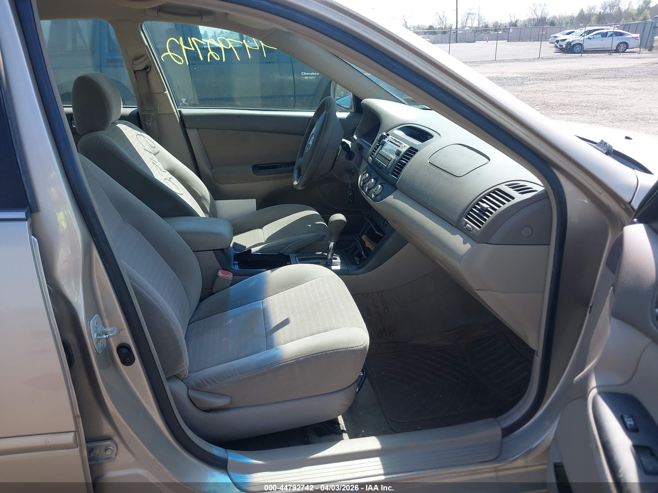 TOYOTA CAMRY image 5