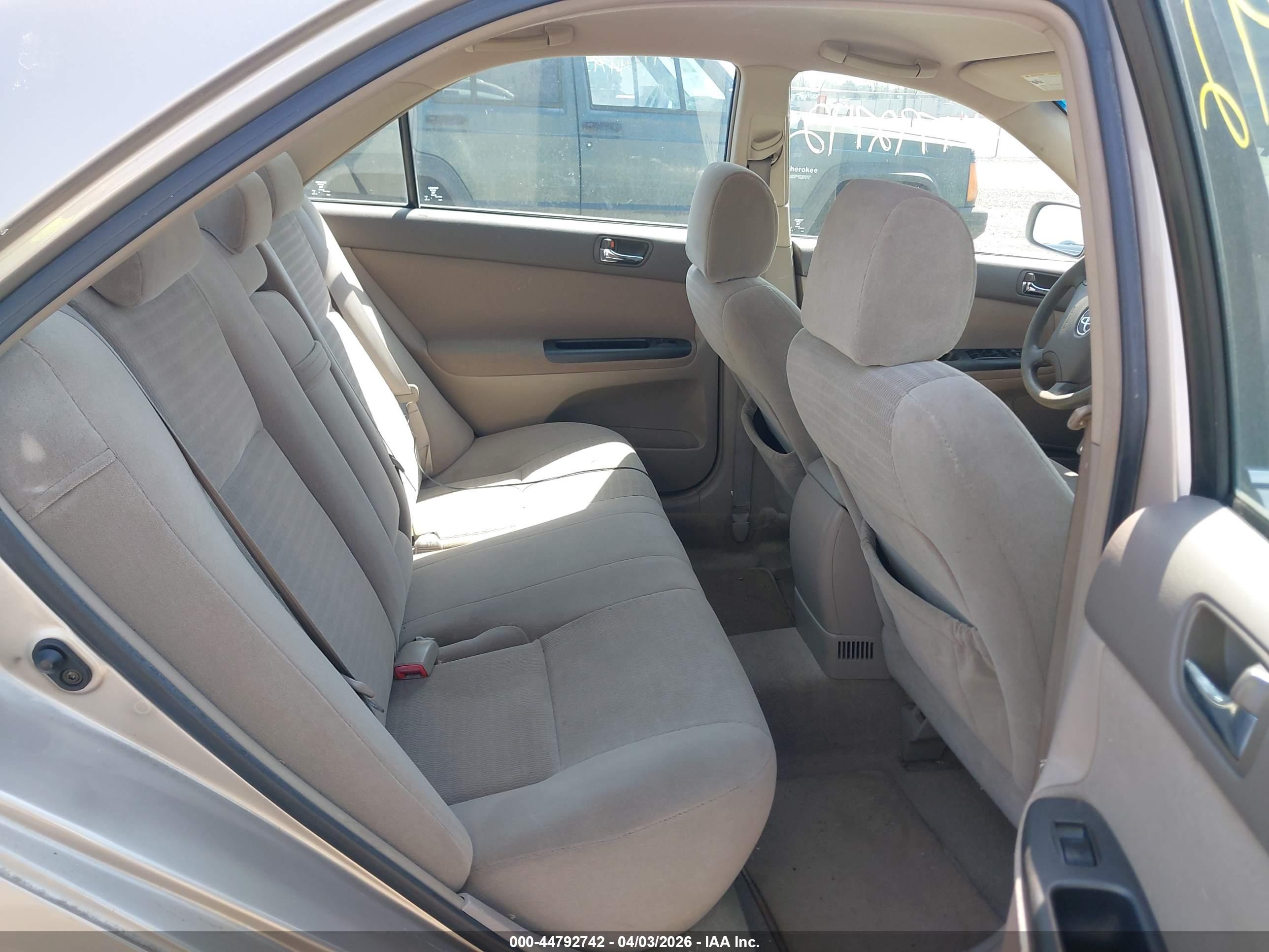TOYOTA CAMRY image 8