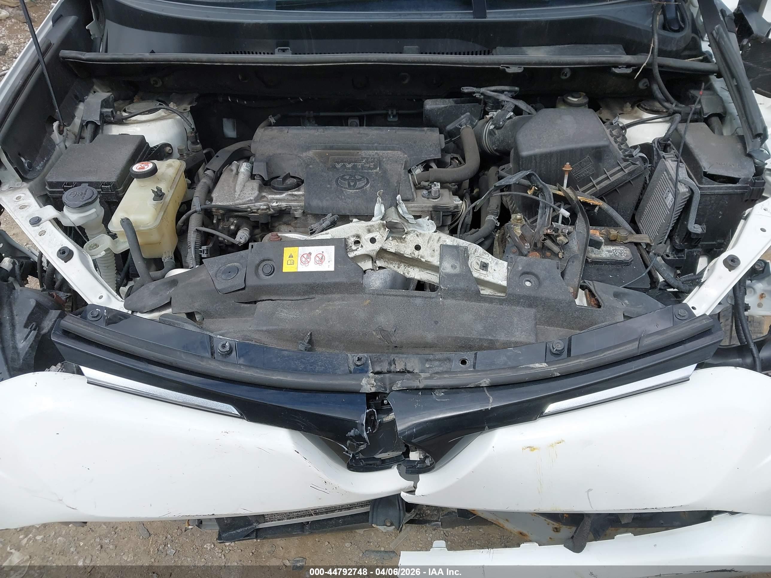 TOYOTA RAV4 image 10
