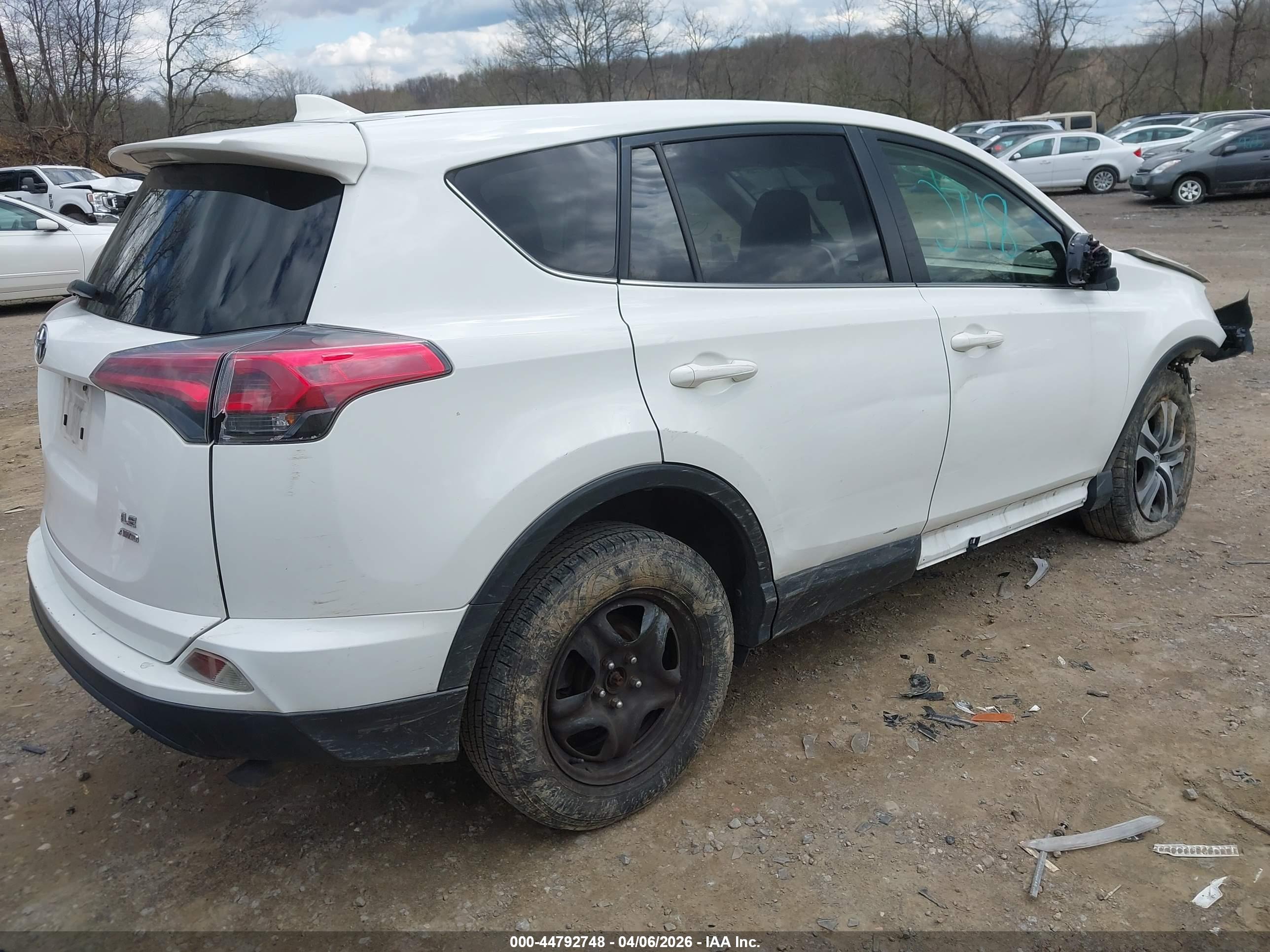 TOYOTA RAV4 image 4