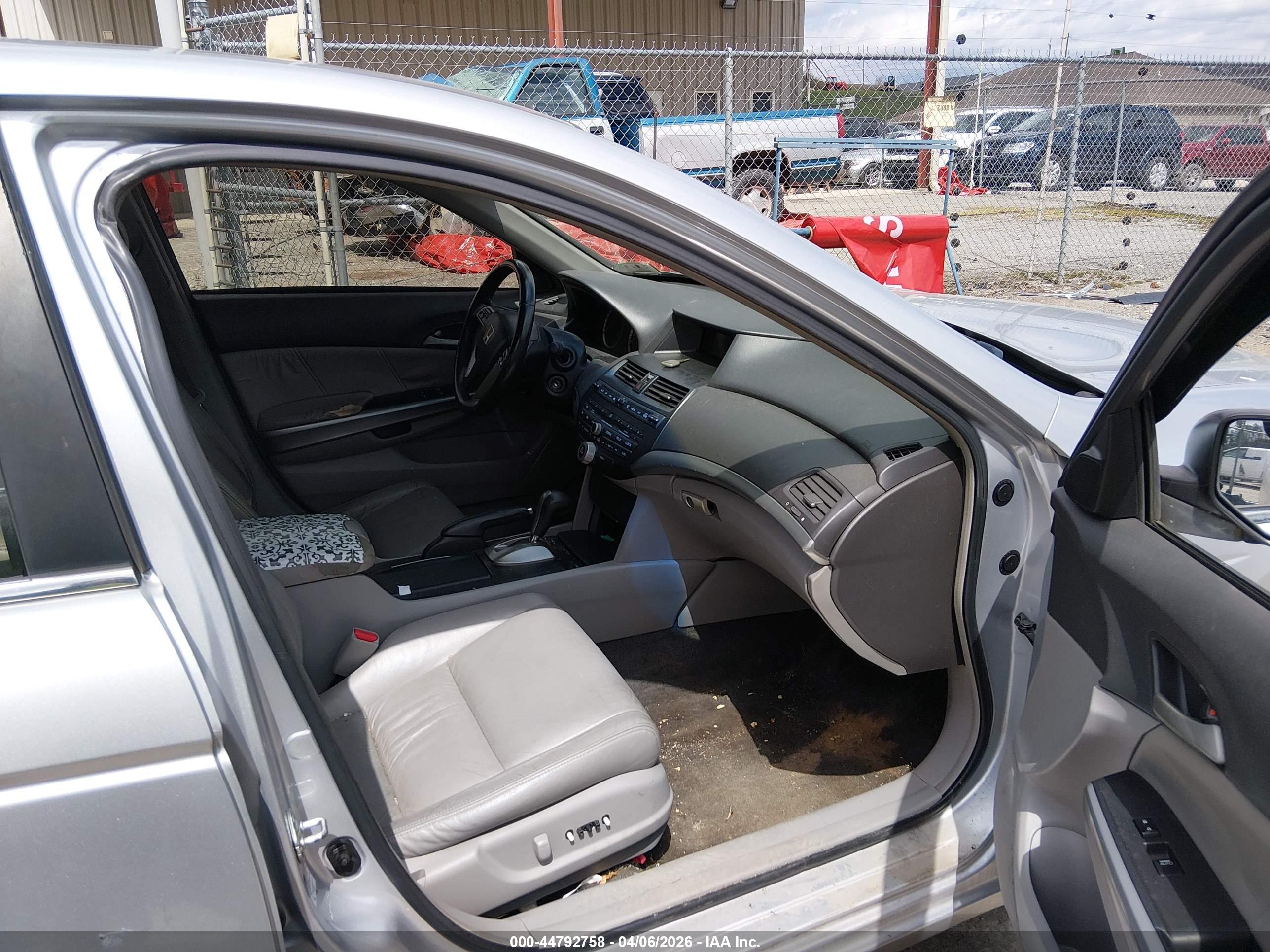 HONDA ACCORD image 5