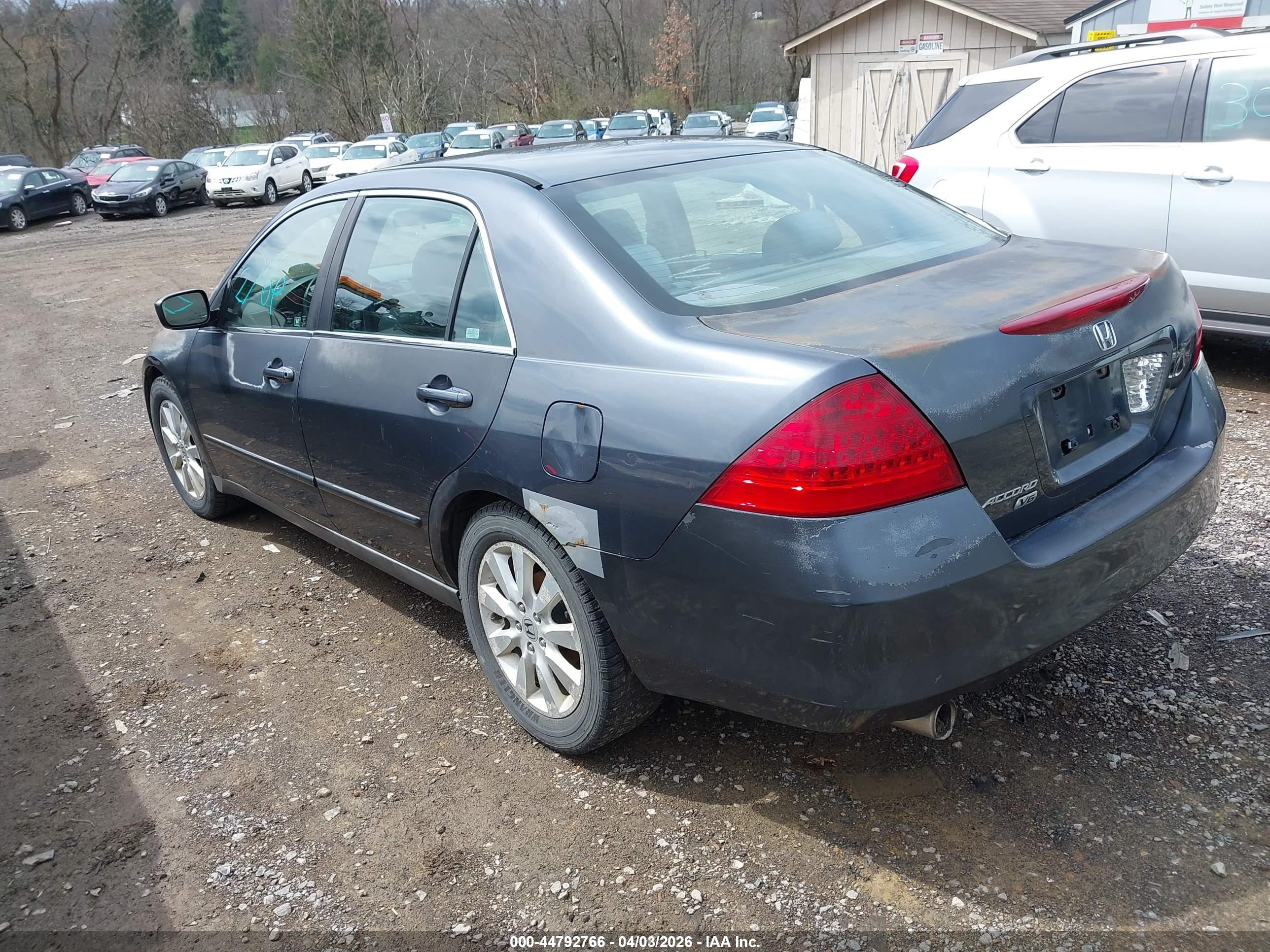 HONDA ACCORD image 3