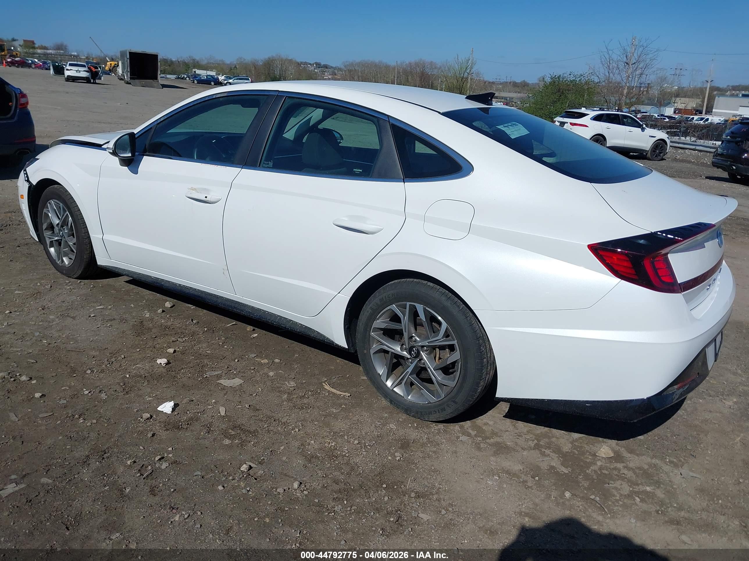 HYUNDAI SONATA image 3
