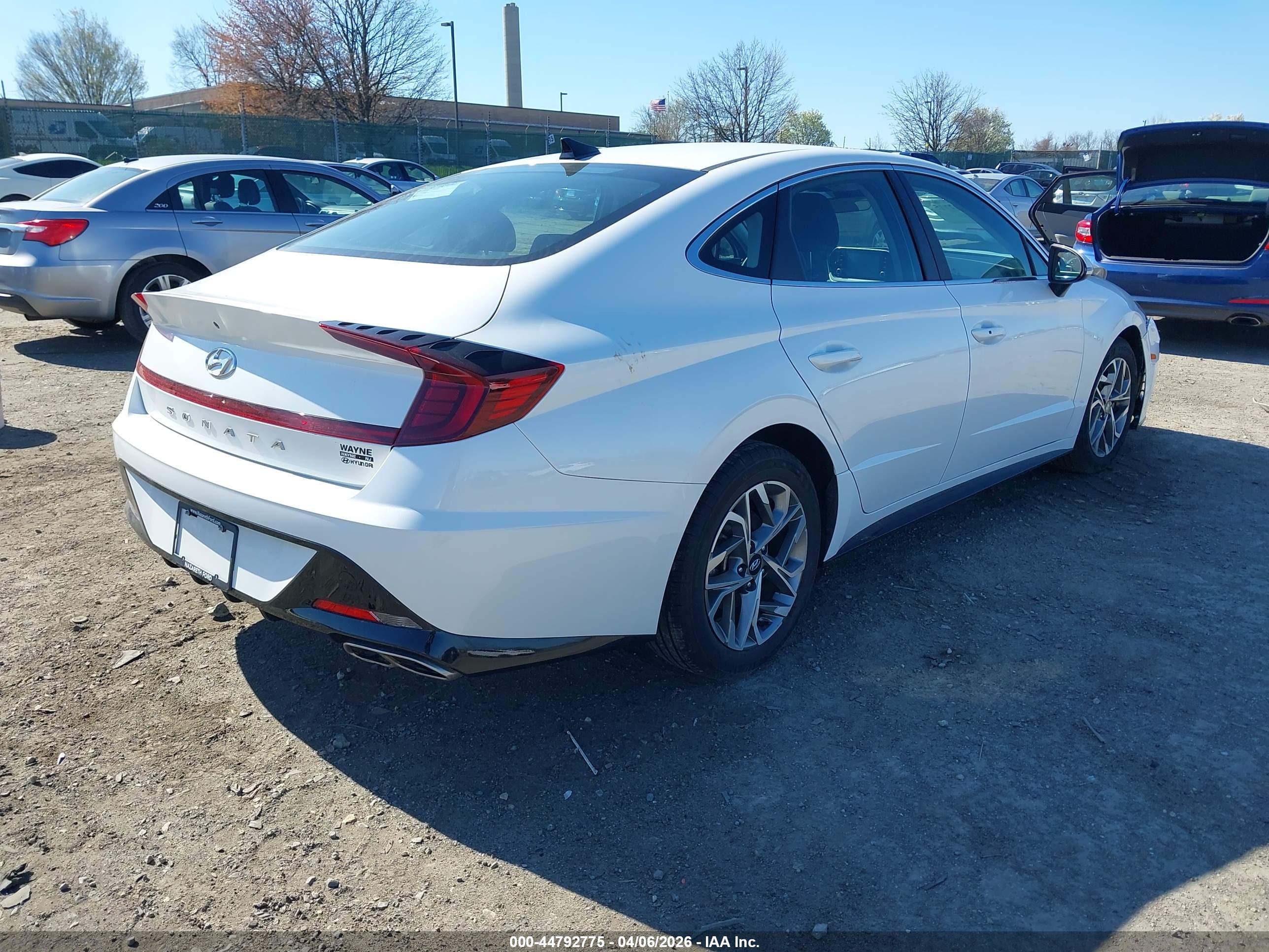 HYUNDAI SONATA image 4