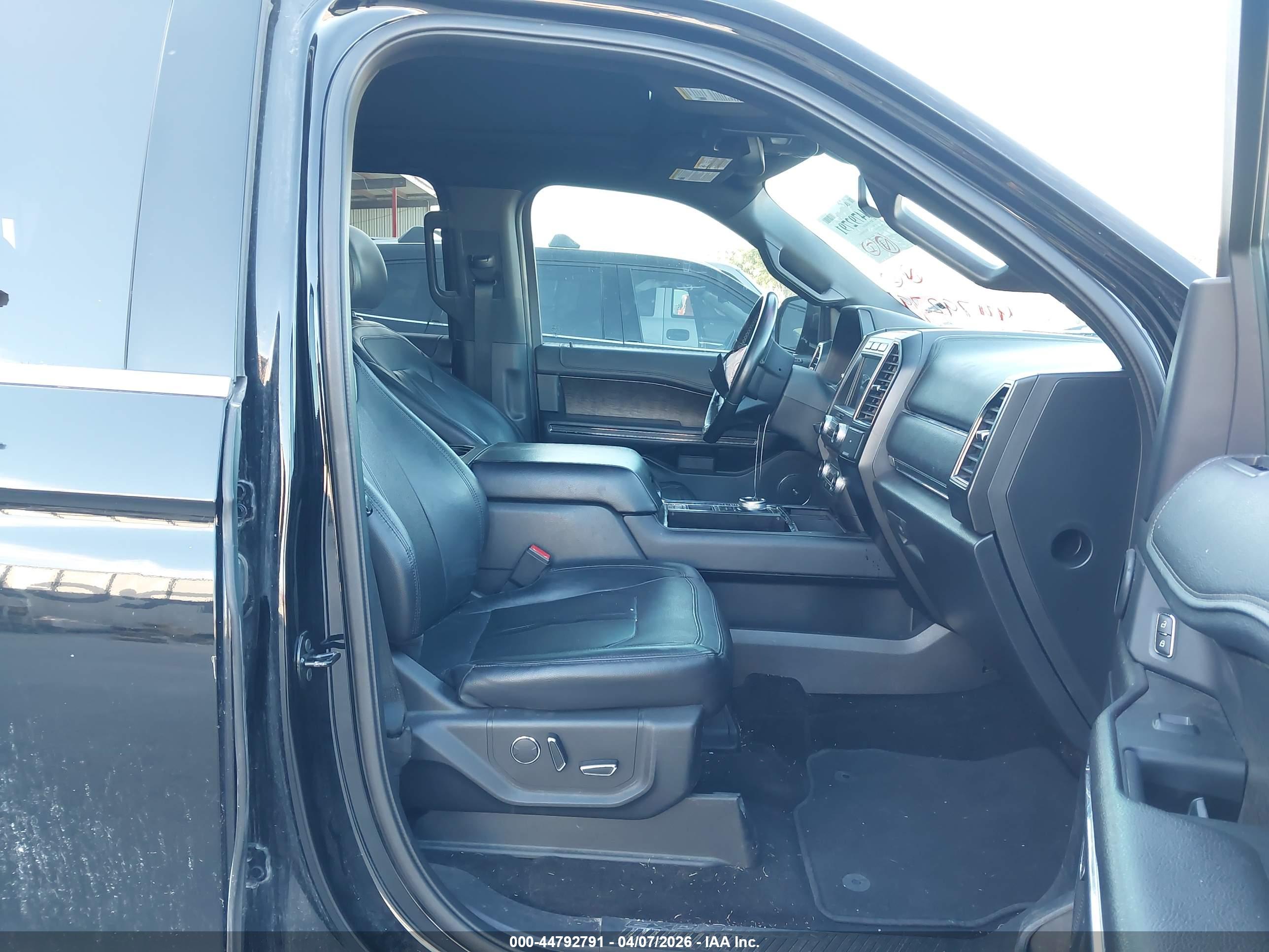 FORD EXPEDITION image 5