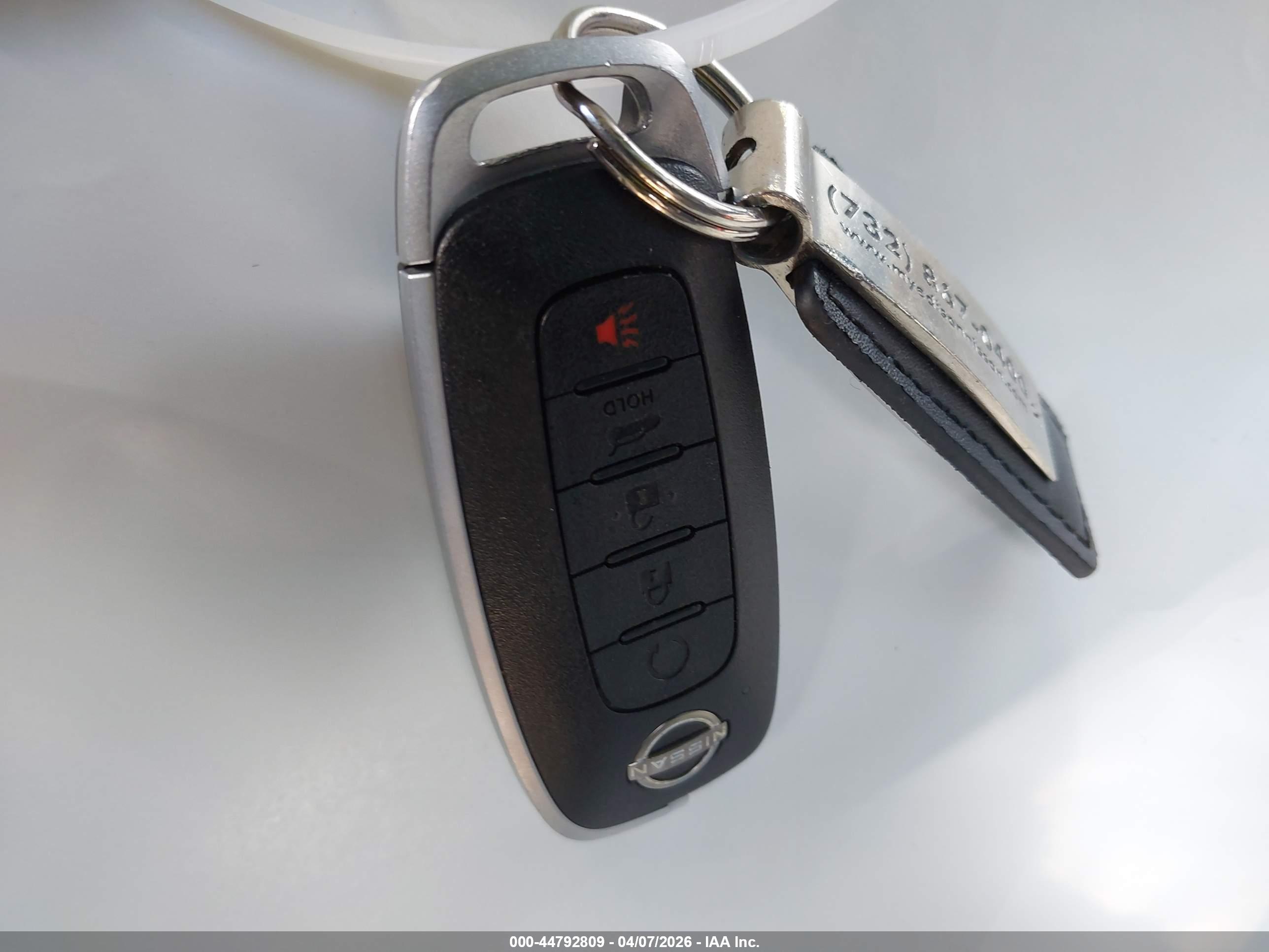 NISSAN ROGUE image 11