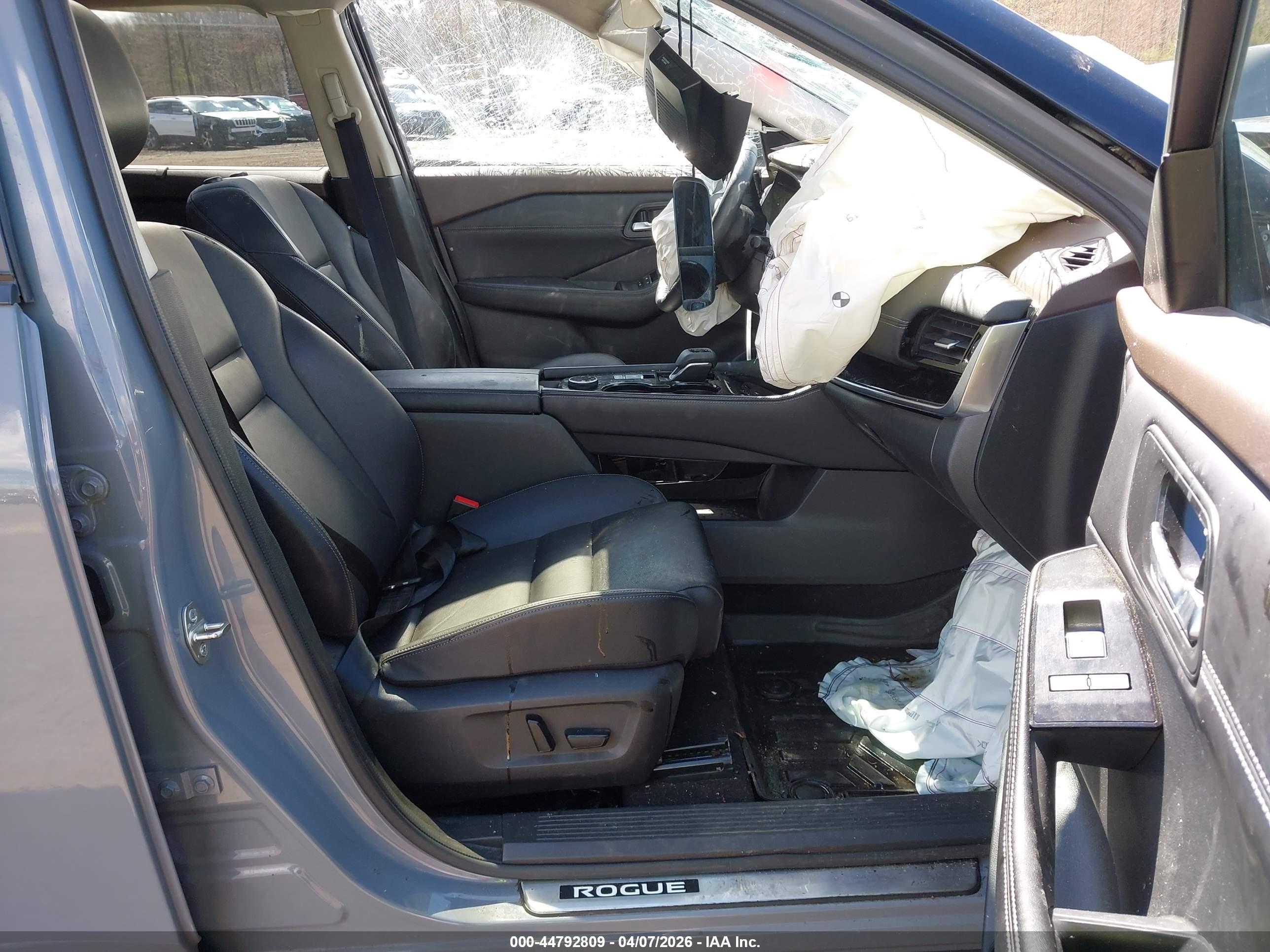 NISSAN ROGUE image 5