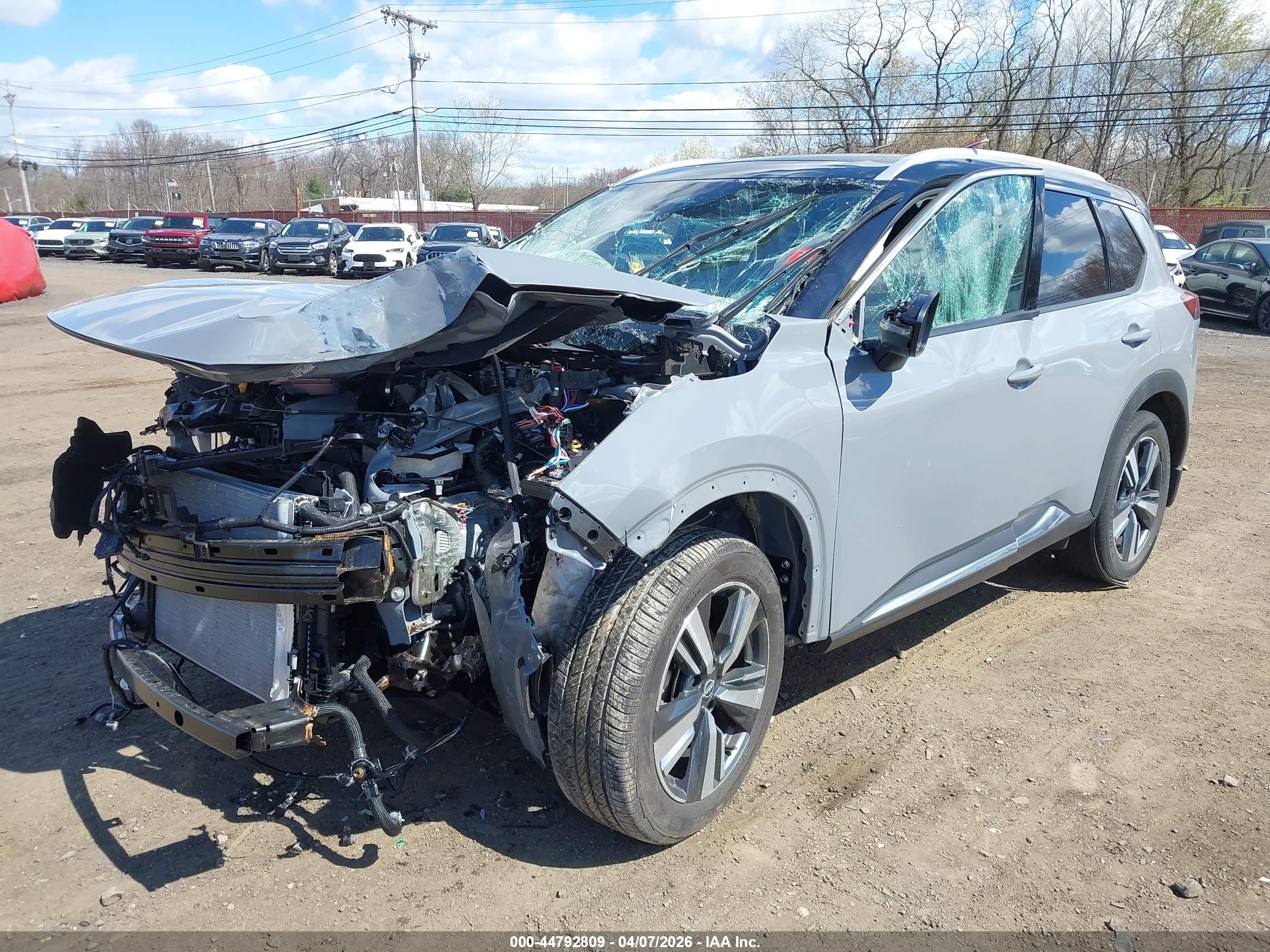 NISSAN ROGUE image 6