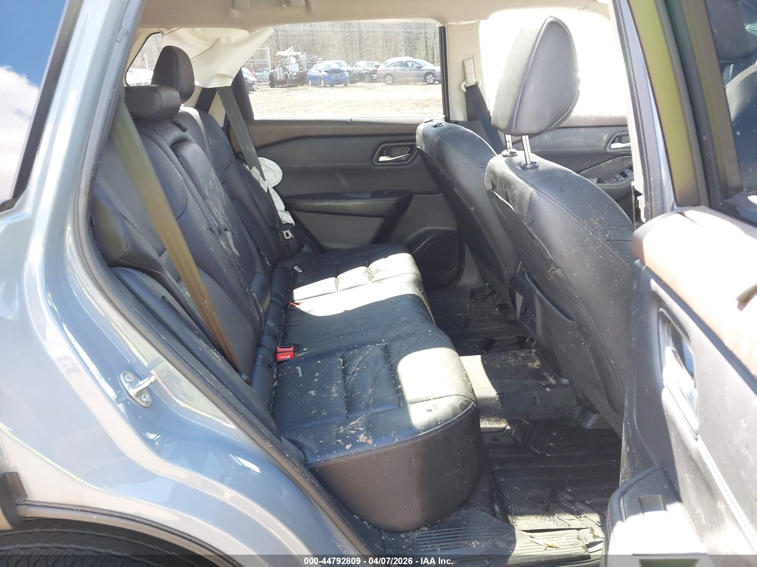 NISSAN ROGUE image 8