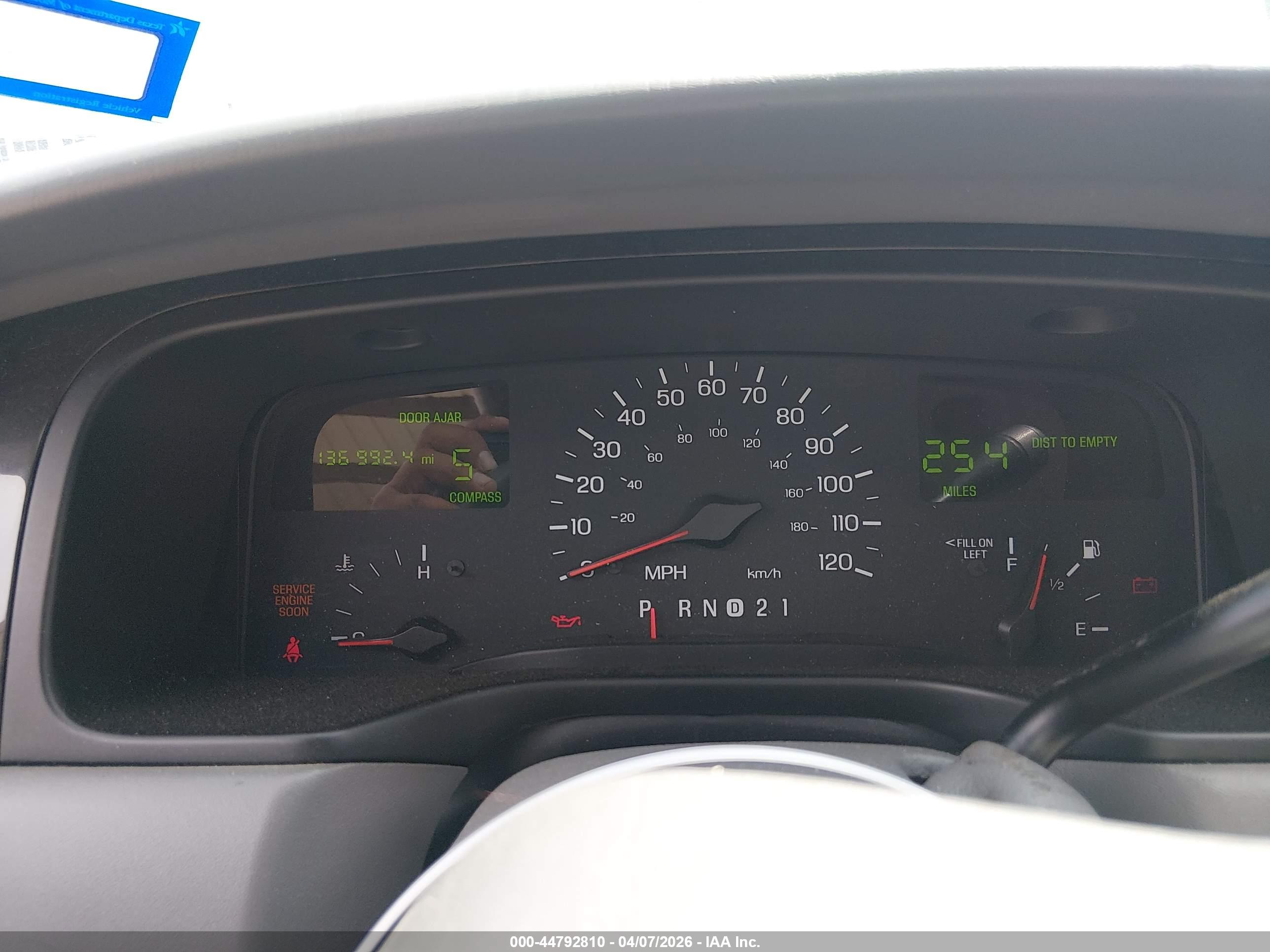 LINCOLN TOWN image 7