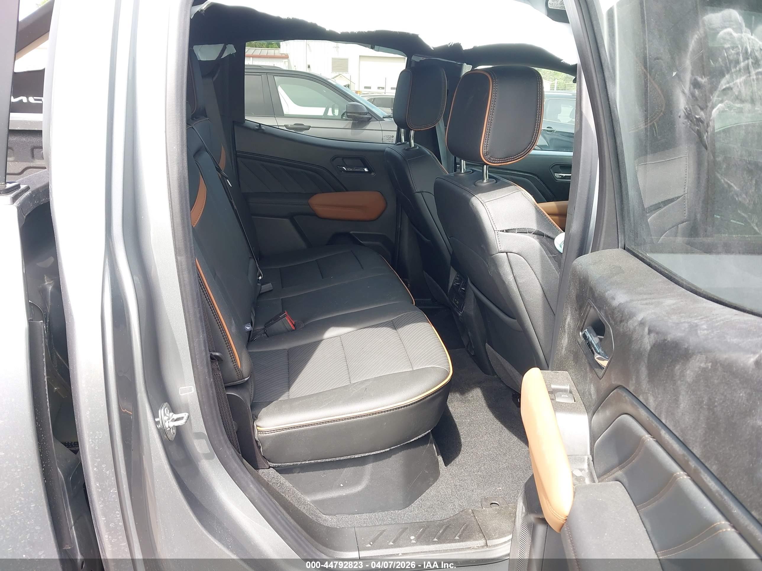 GMC CANYON image 8