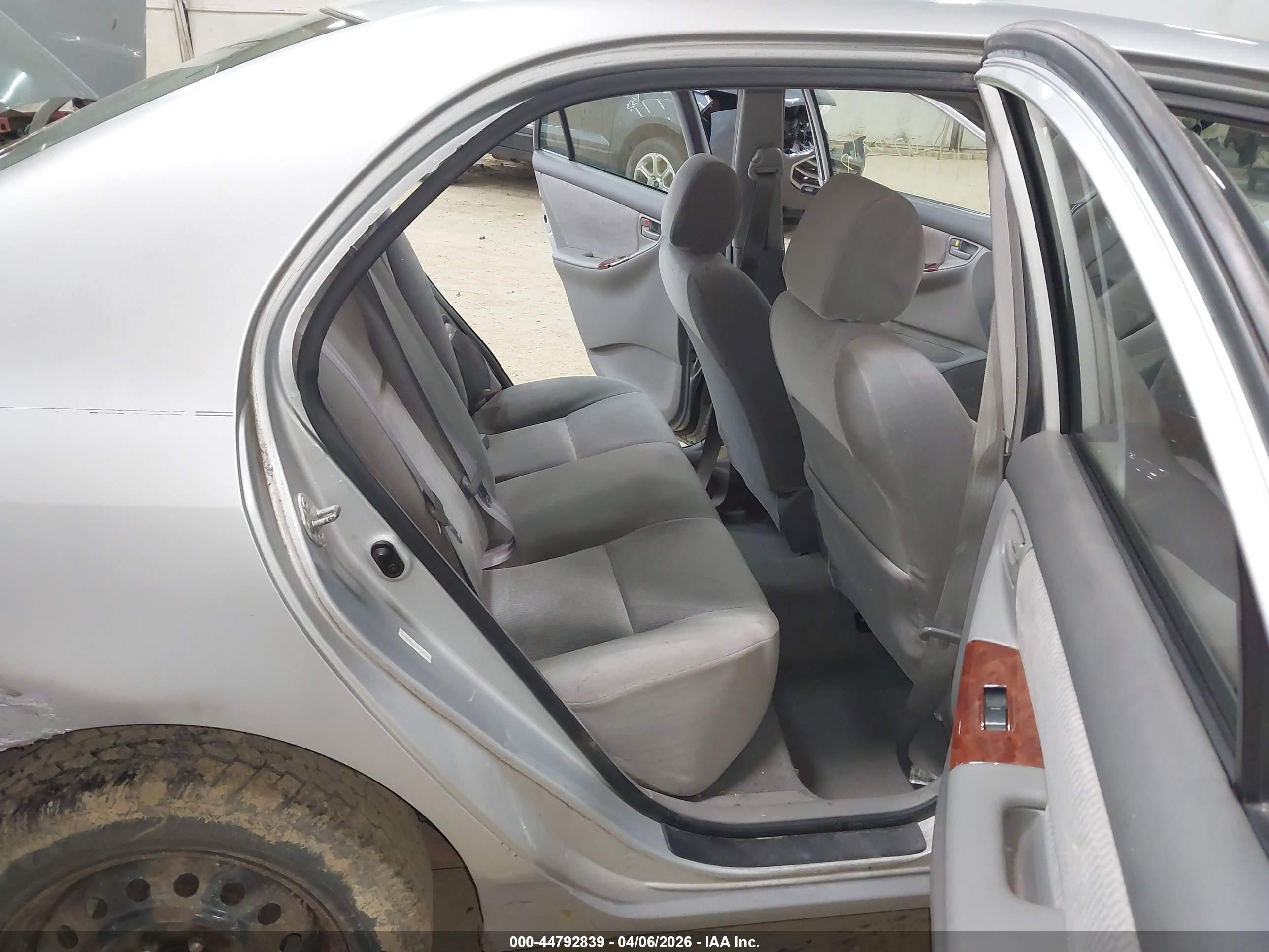 TOYOTA COROLLA image 8