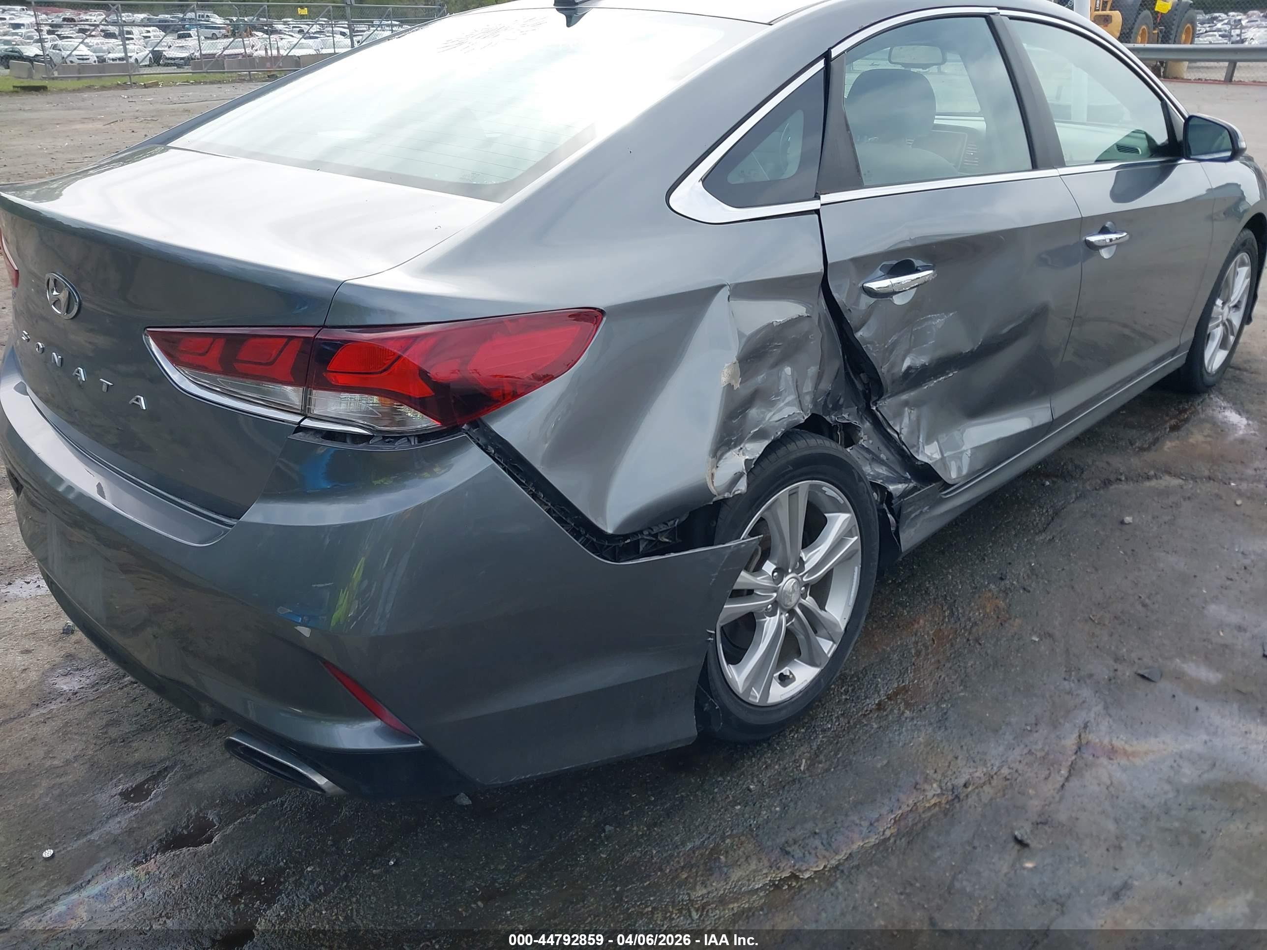 HYUNDAI SONATA image 4