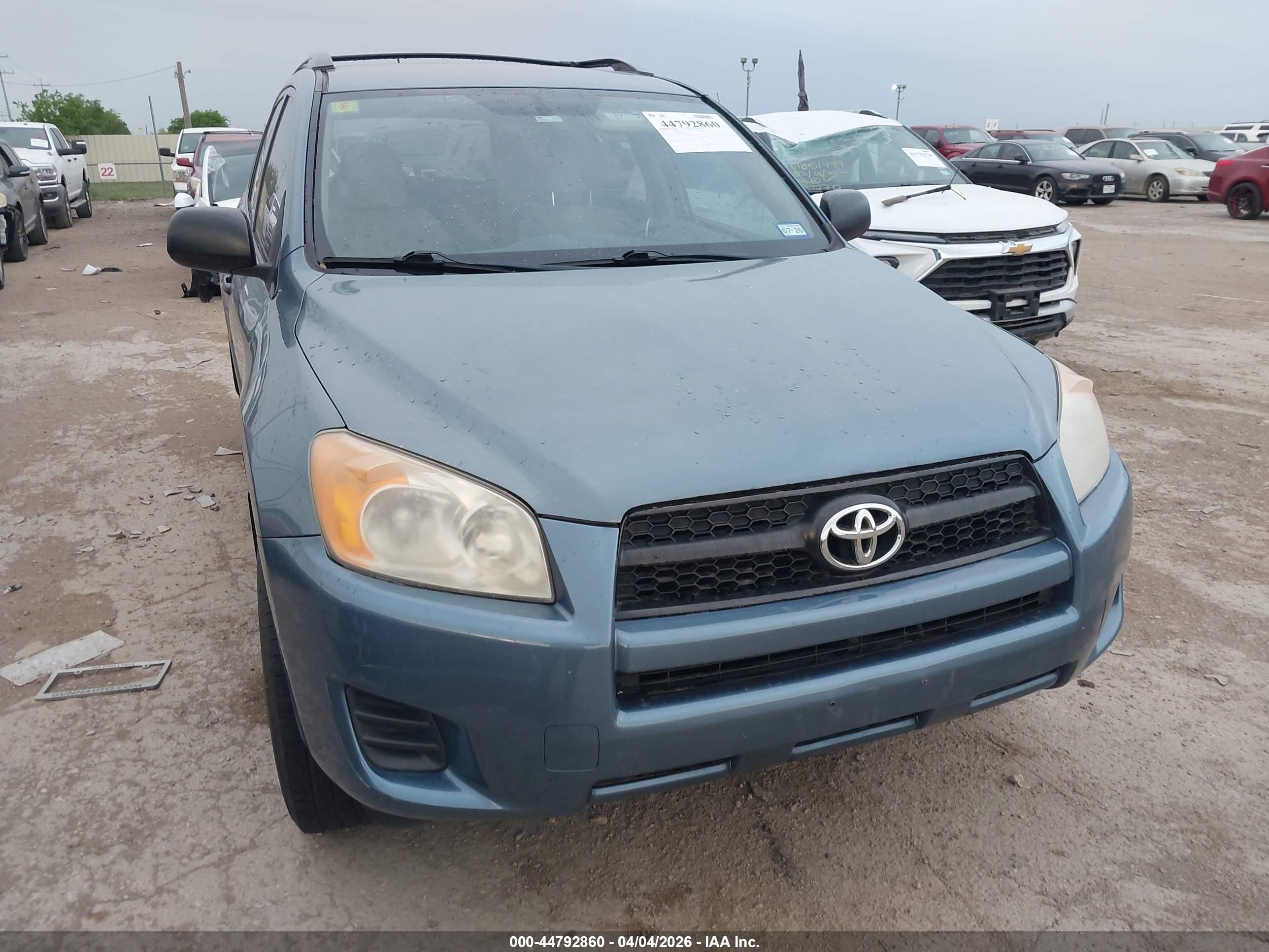 TOYOTA RAV4 image 6