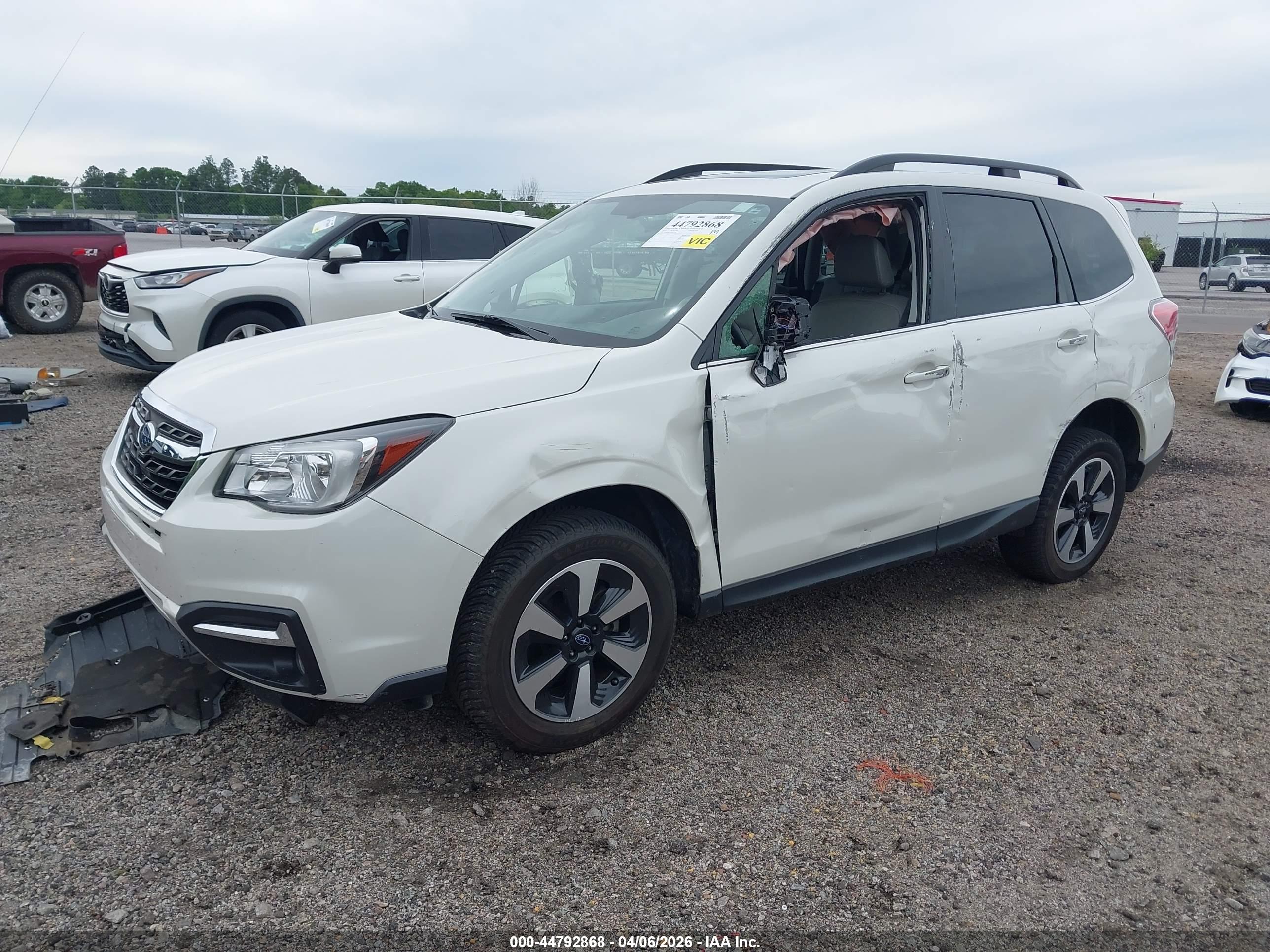 SUBARU FORESTER image 2