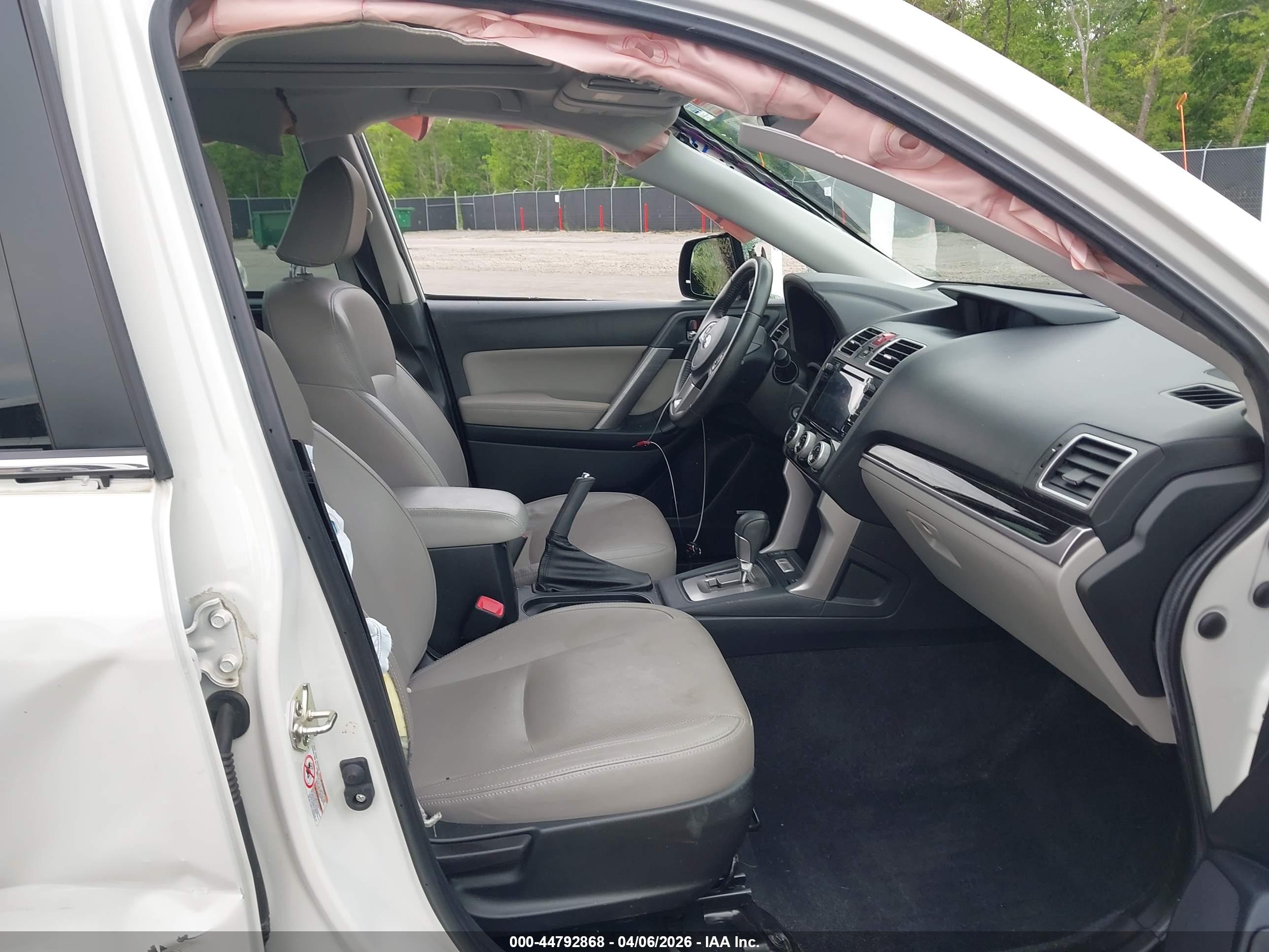 SUBARU FORESTER image 5