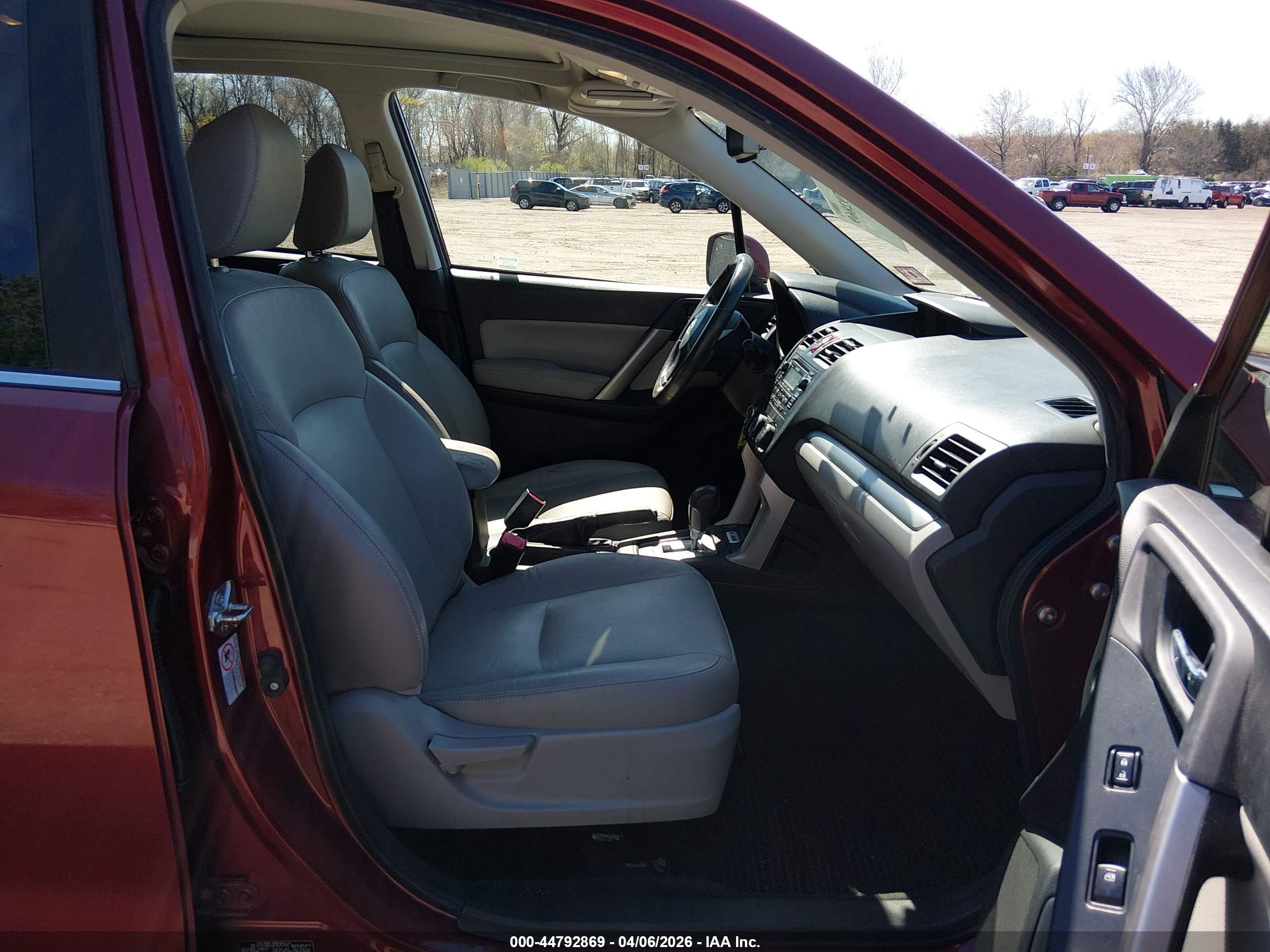 SUBARU FORESTER image 5