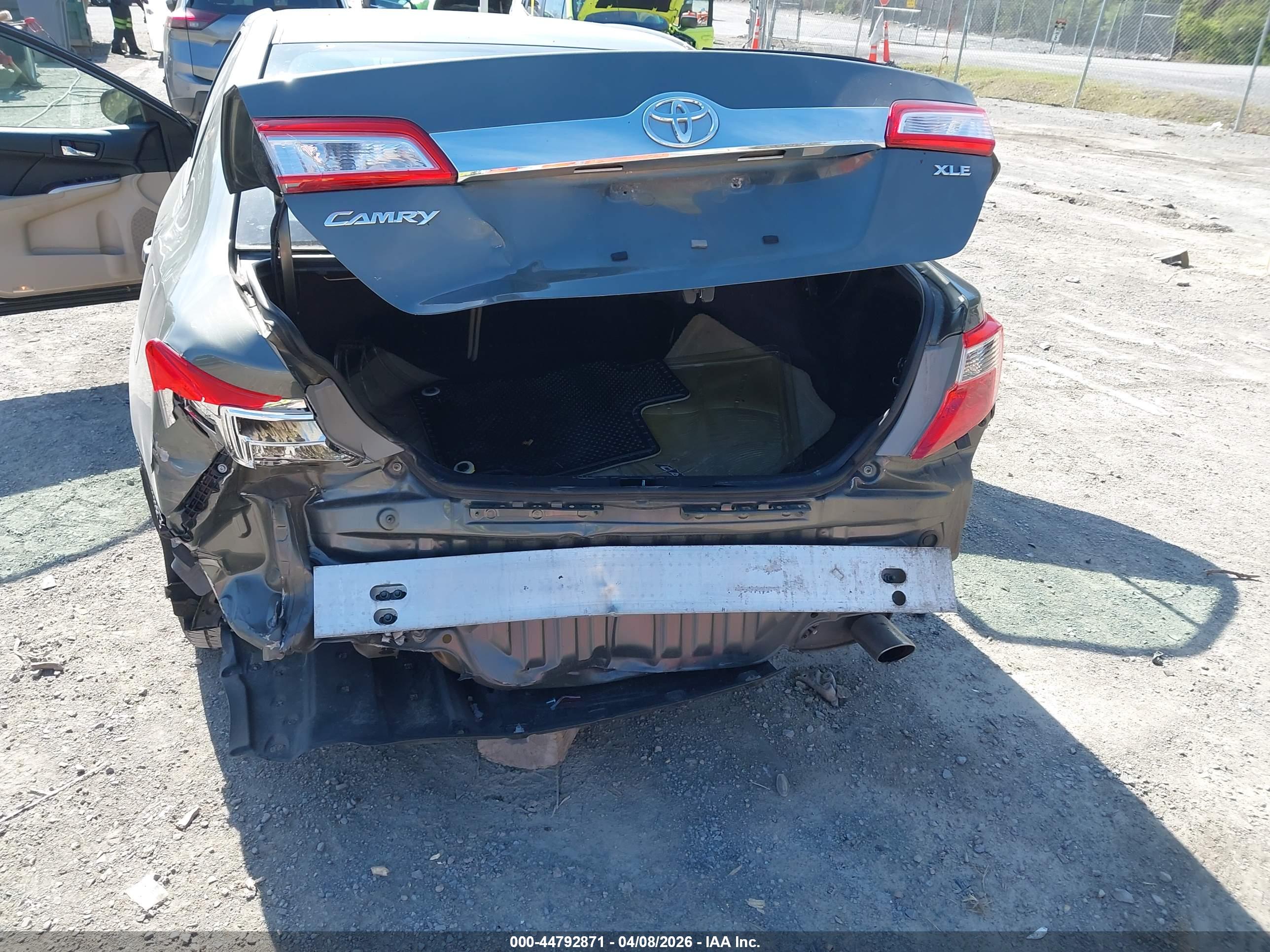 TOYOTA CAMRY image 6