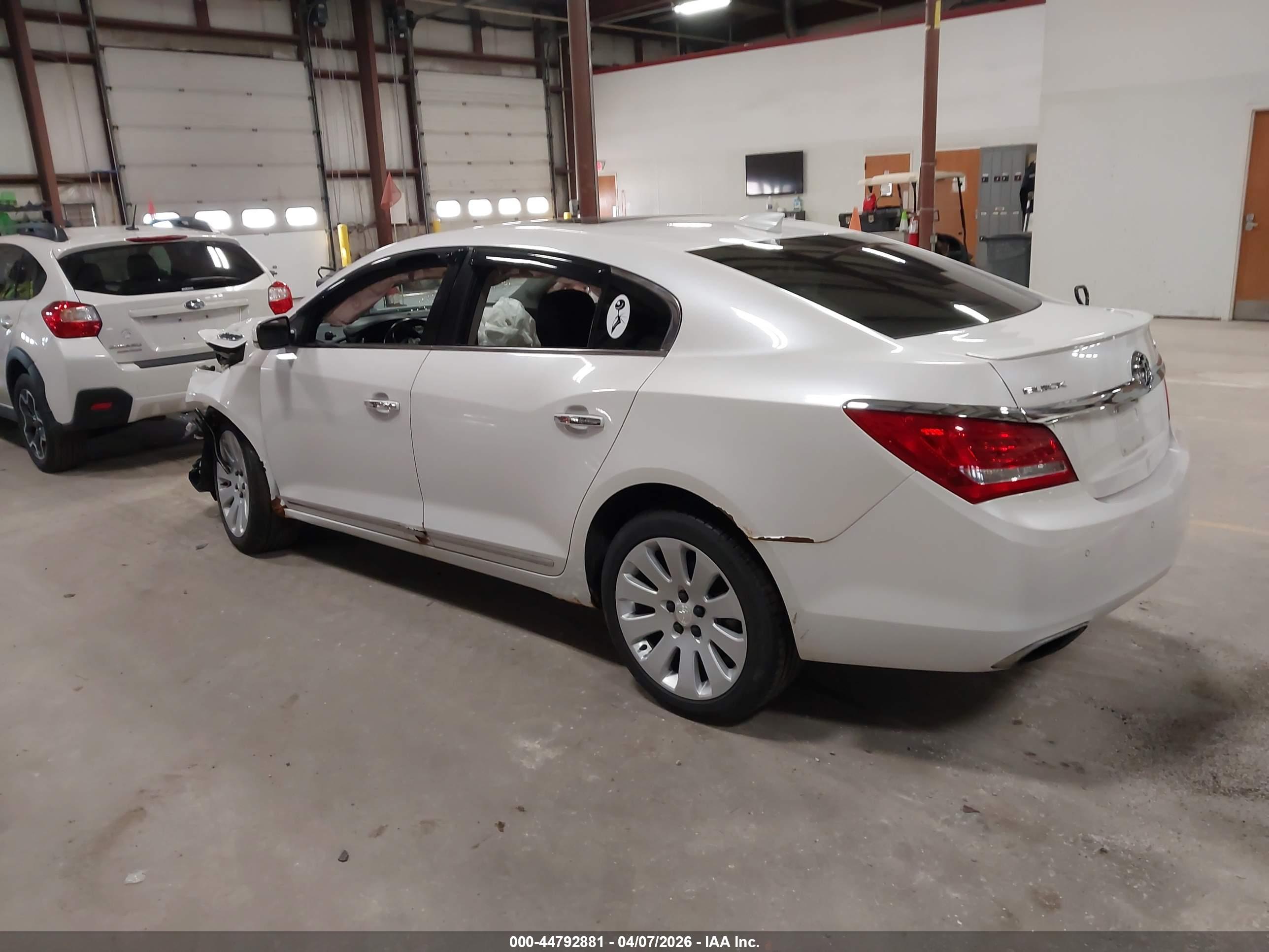 BUICK LACROSSE image 3