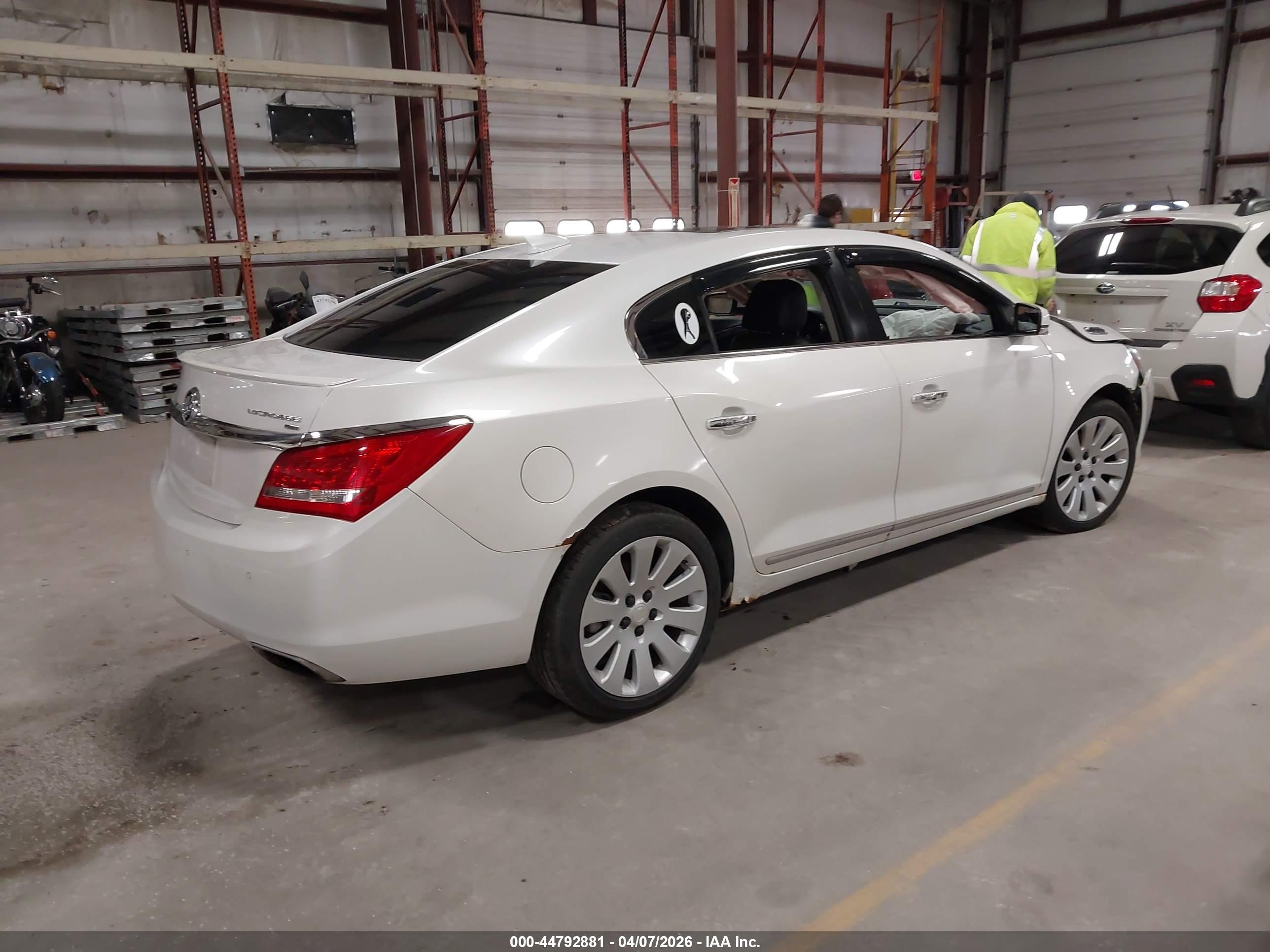 BUICK LACROSSE image 4