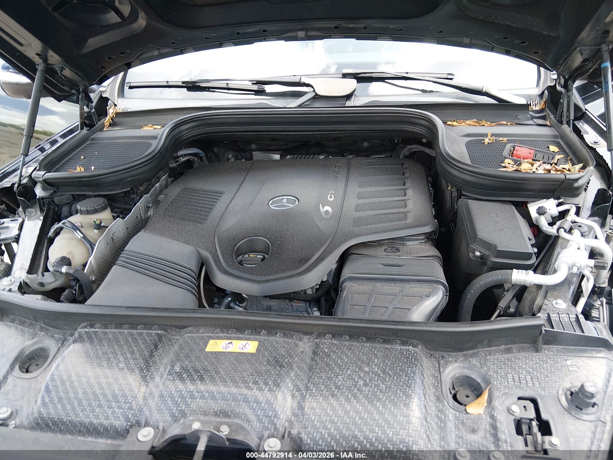 MERCEDES-BENZ GLS image 10