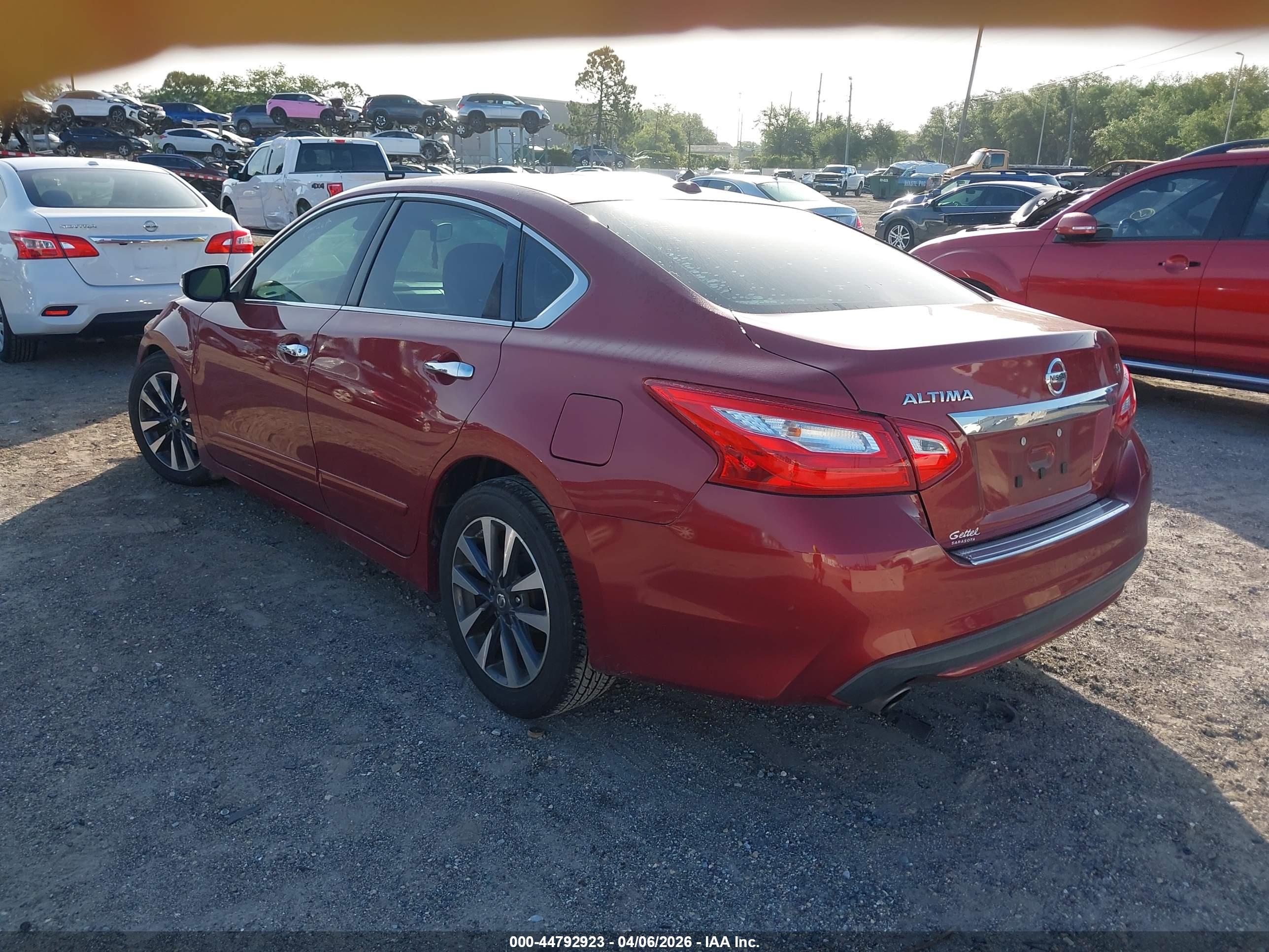 NISSAN ALTIMA image 3