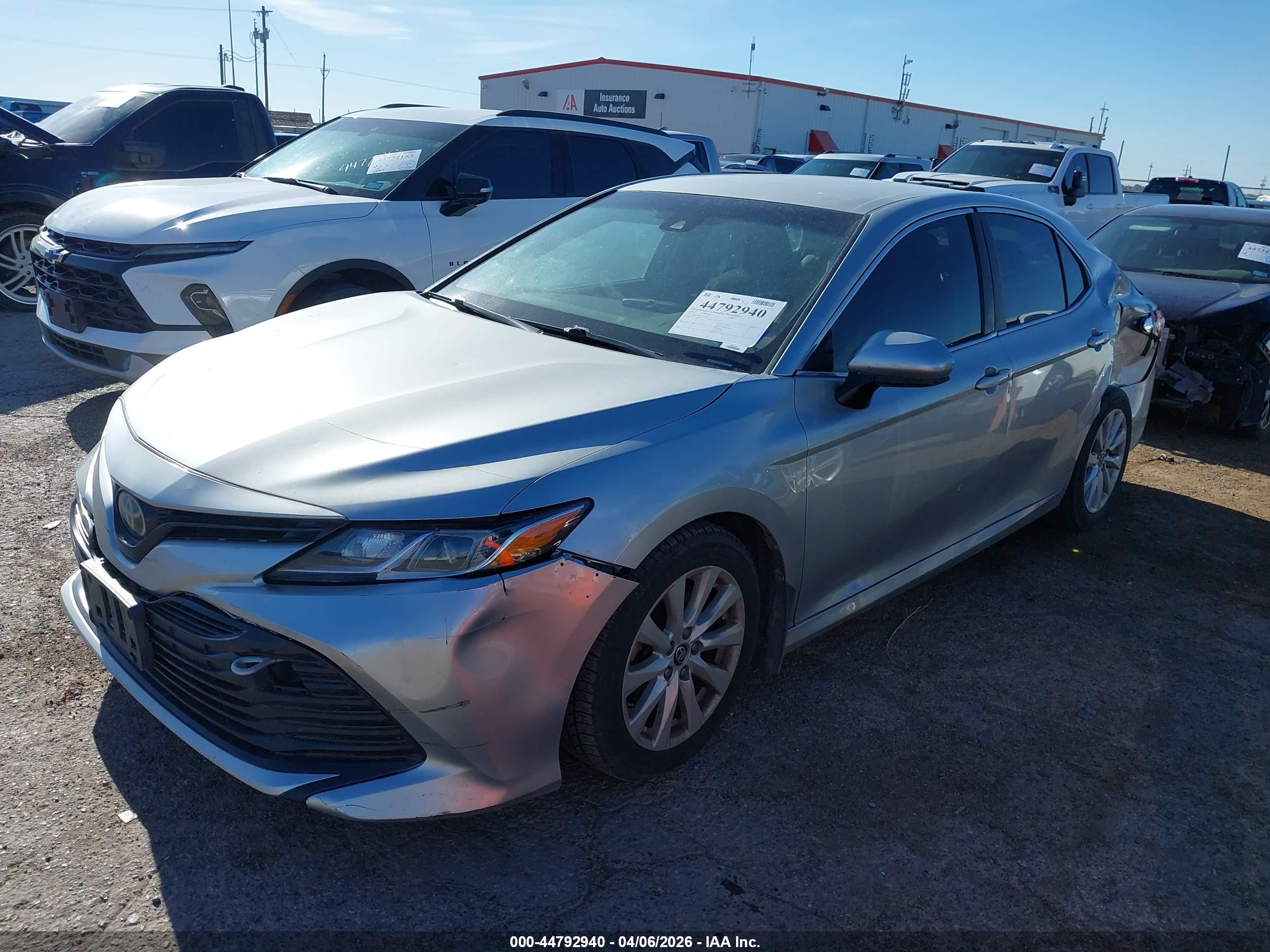 TOYOTA CAMRY image 2