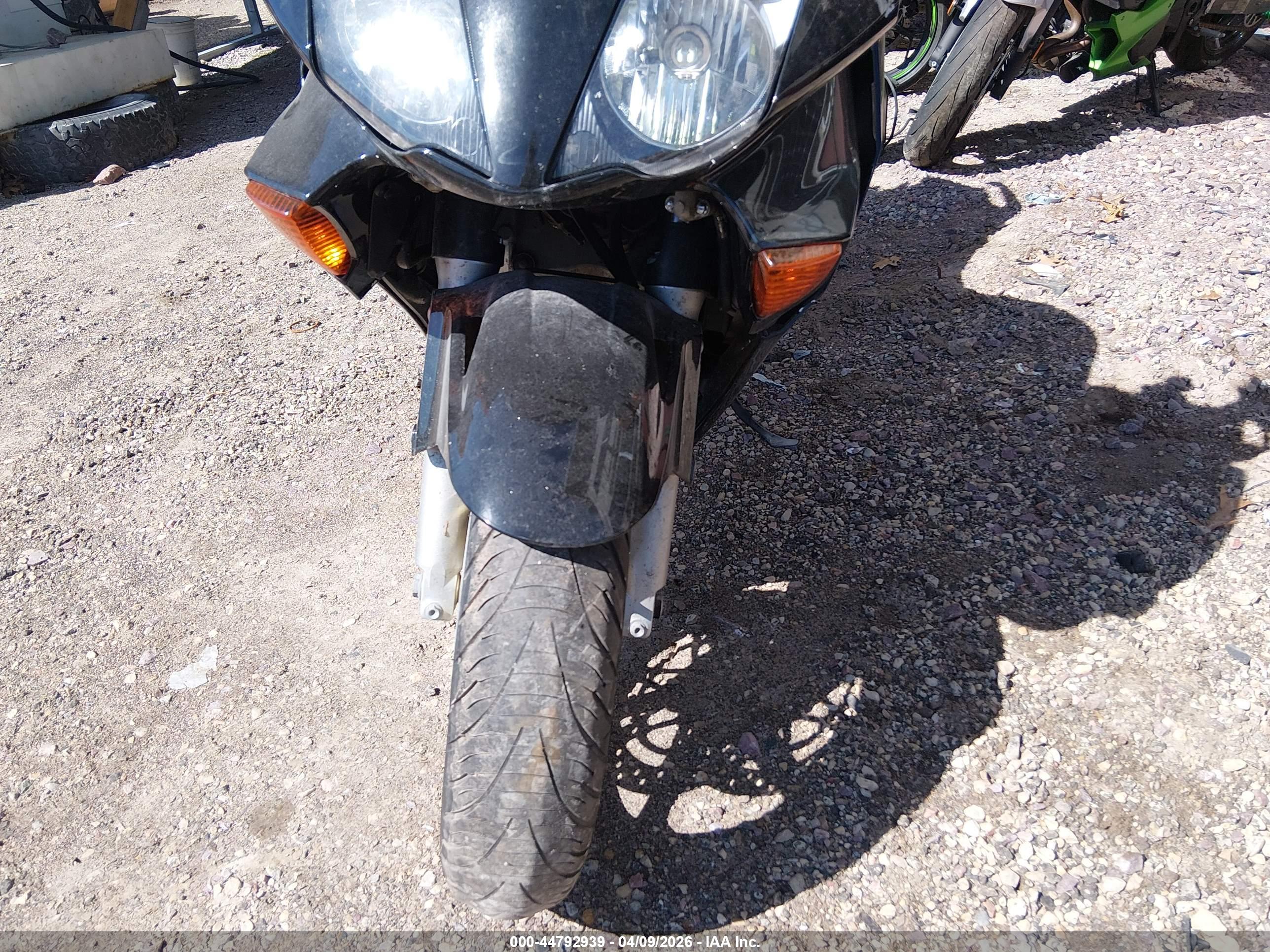 HONDA VFR800 image 5
