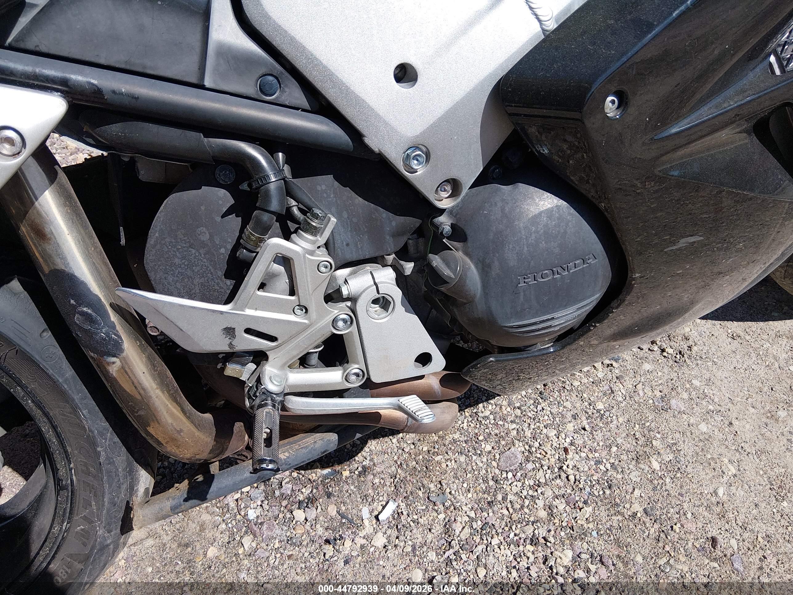 HONDA VFR800 image 8