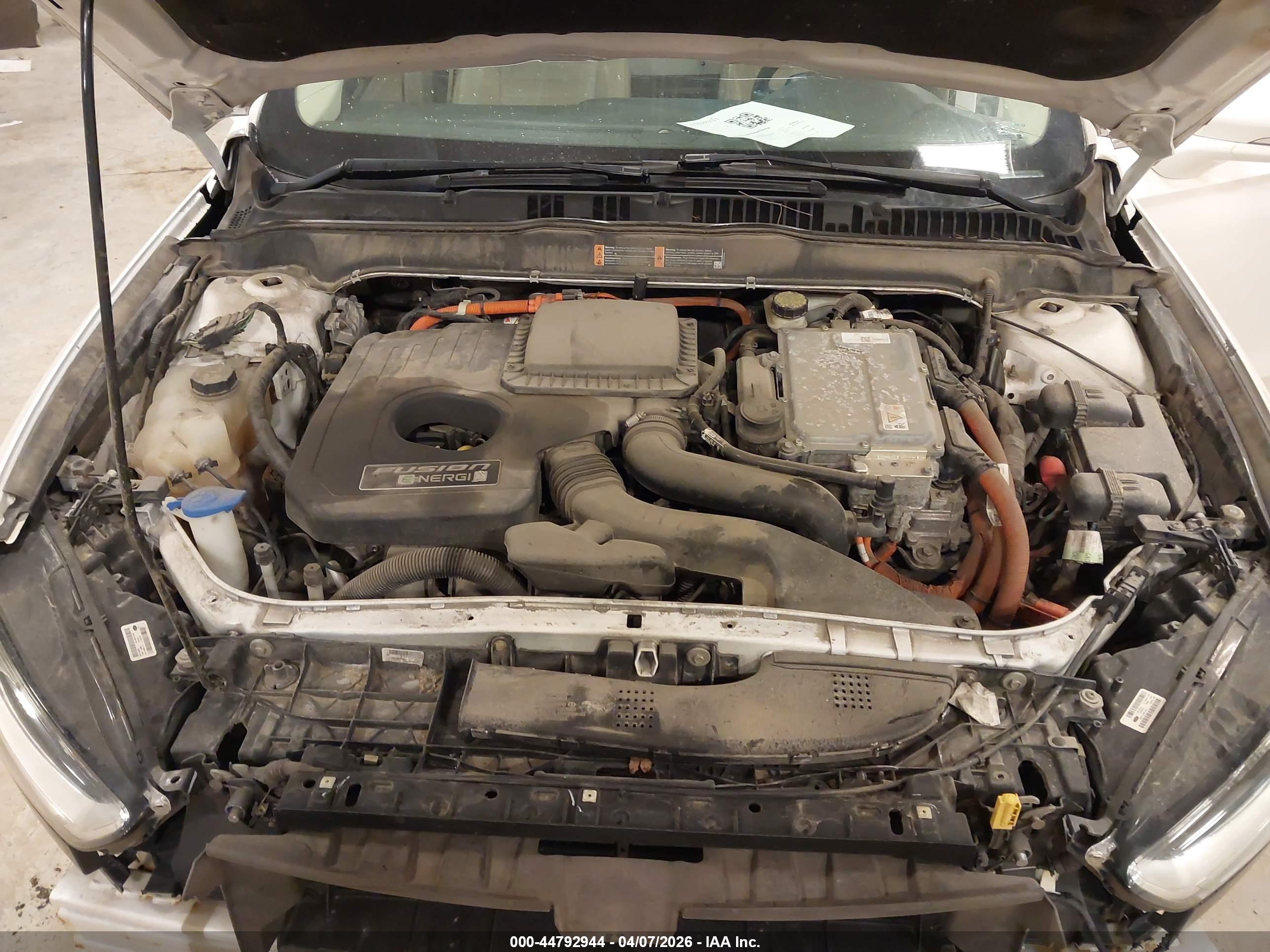 FORD FUSION image 10