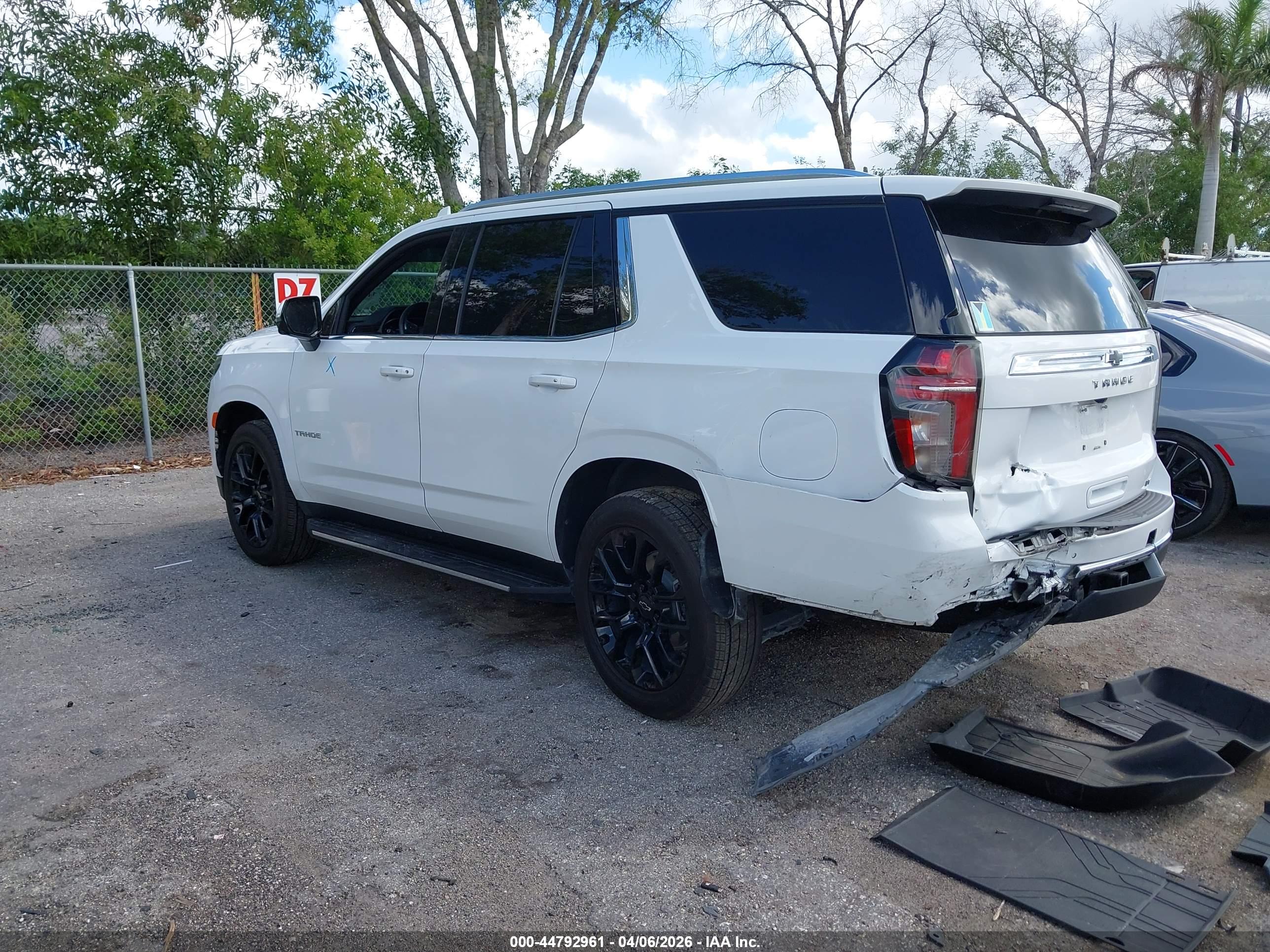 CHEVROLET TAHOE image 3