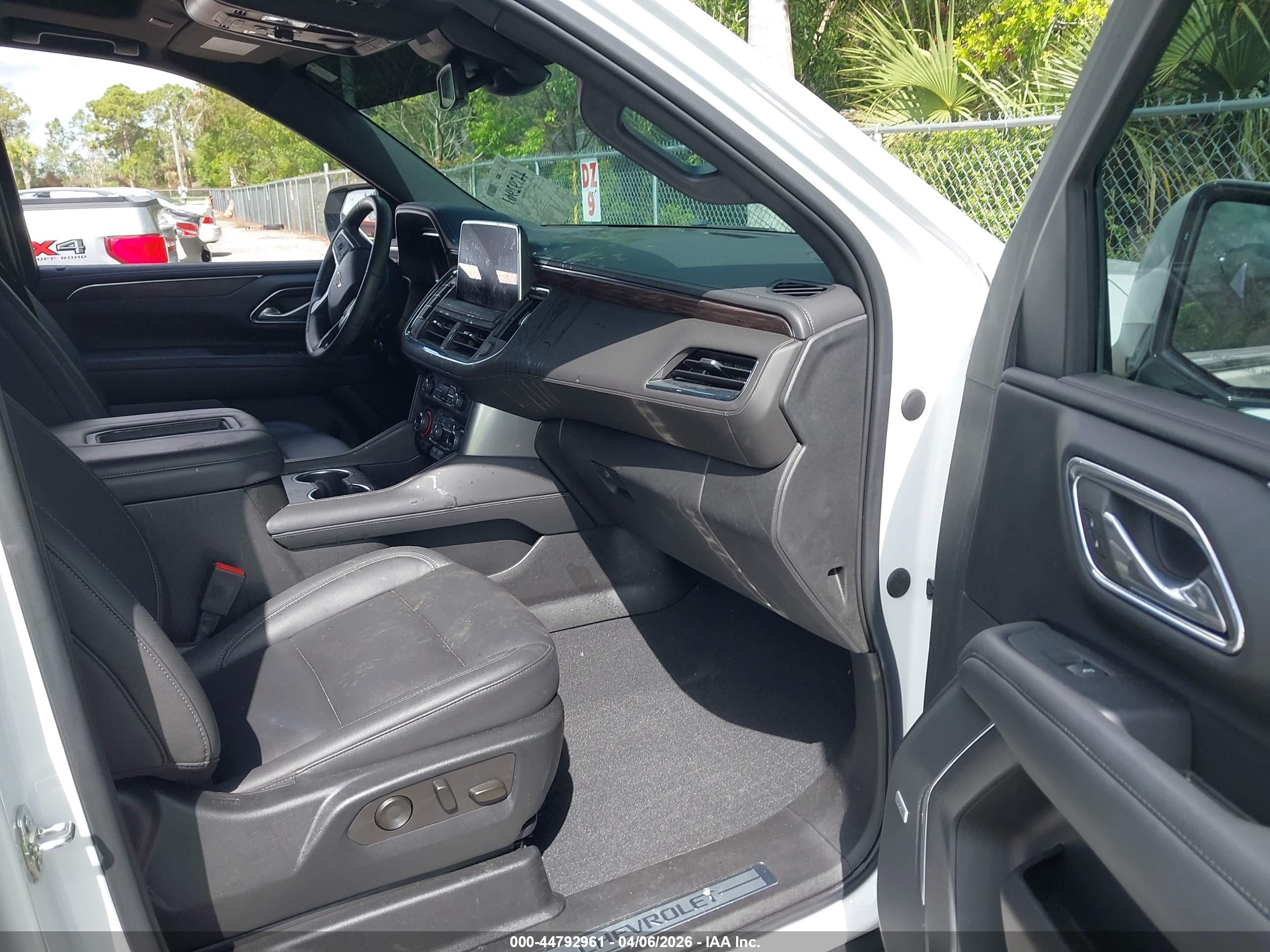 CHEVROLET TAHOE image 5