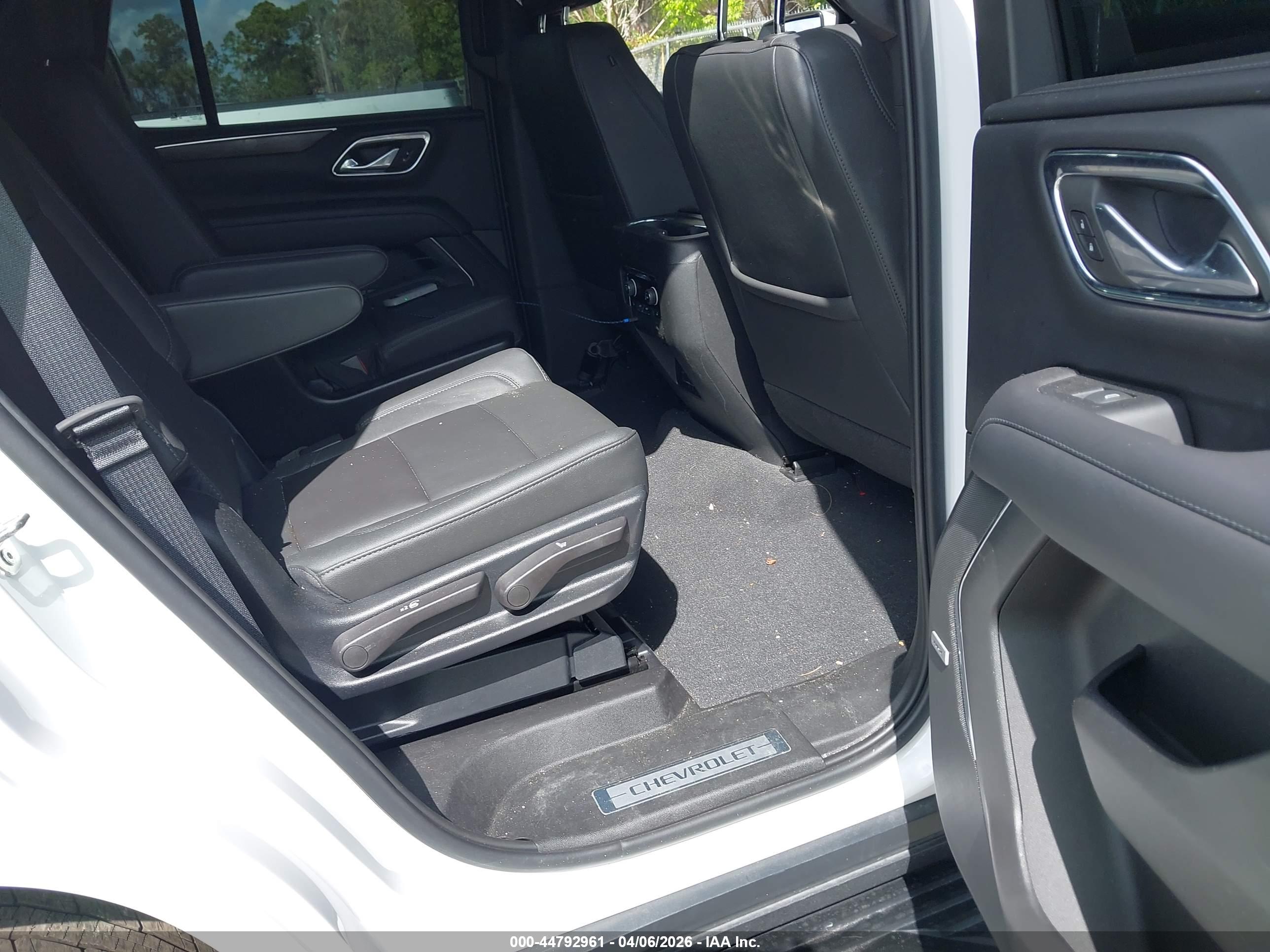 CHEVROLET TAHOE image 8