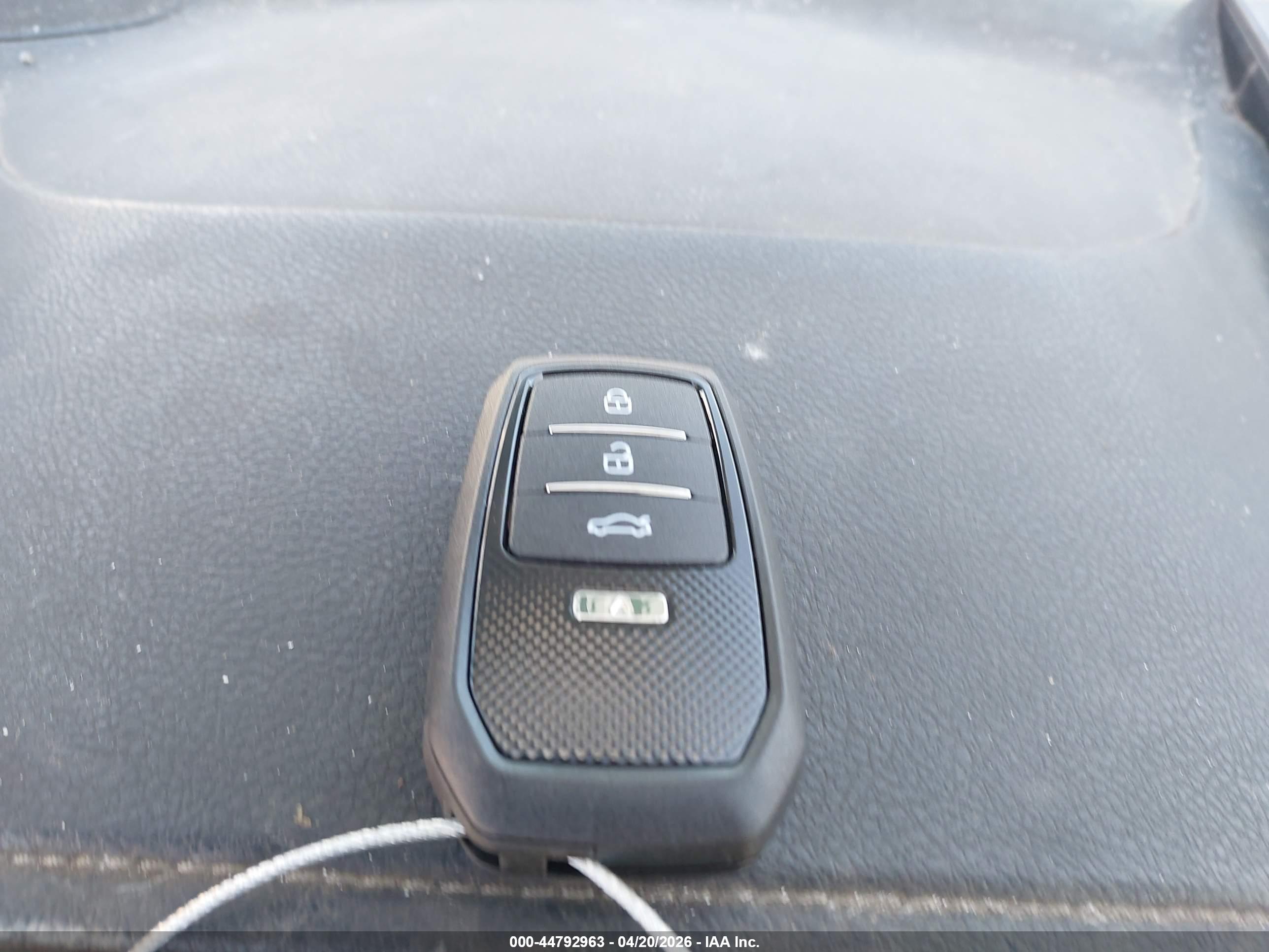 TOYOTA CAMRY image 11