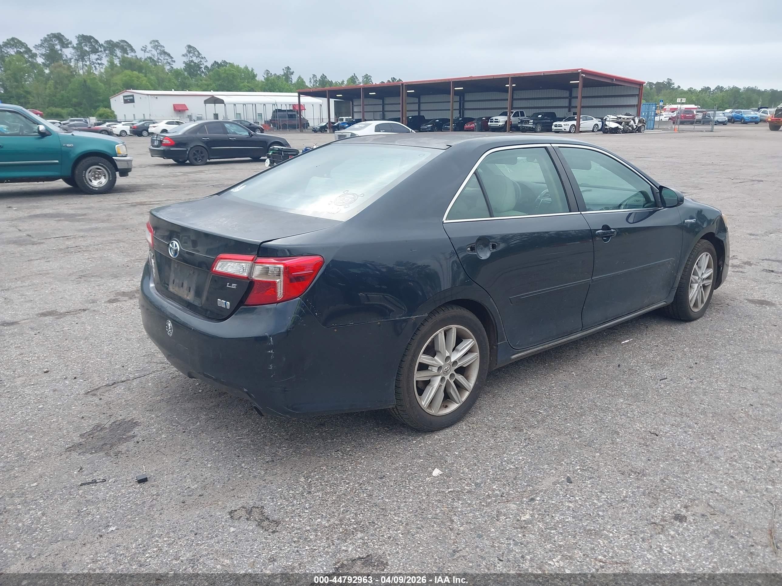 TOYOTA CAMRY image 4