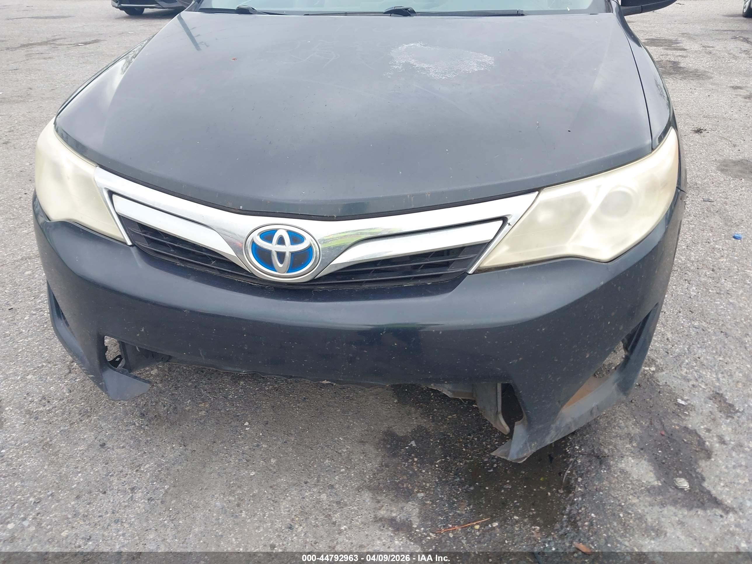 TOYOTA CAMRY image 6