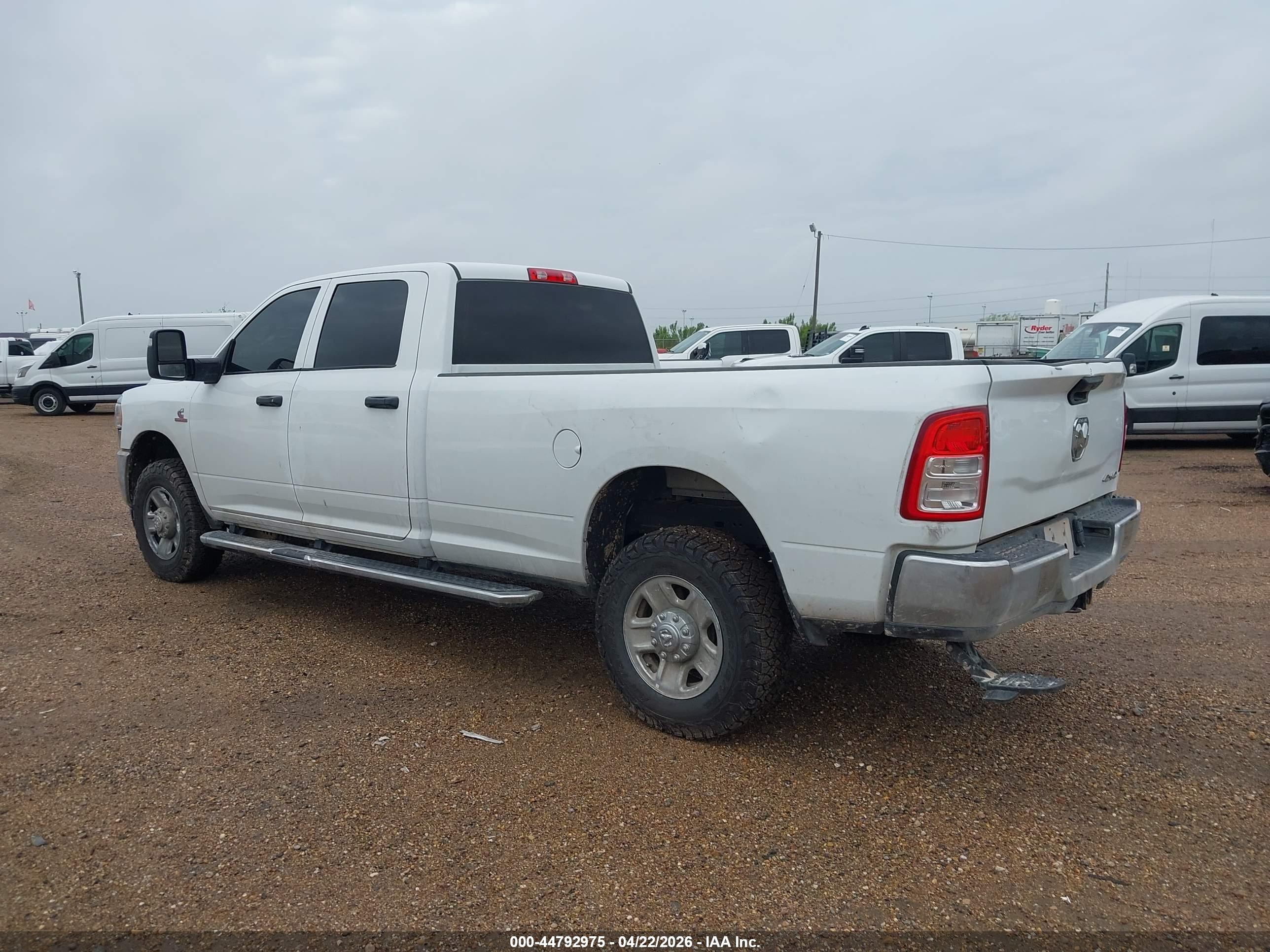 RAM 2500 image 3