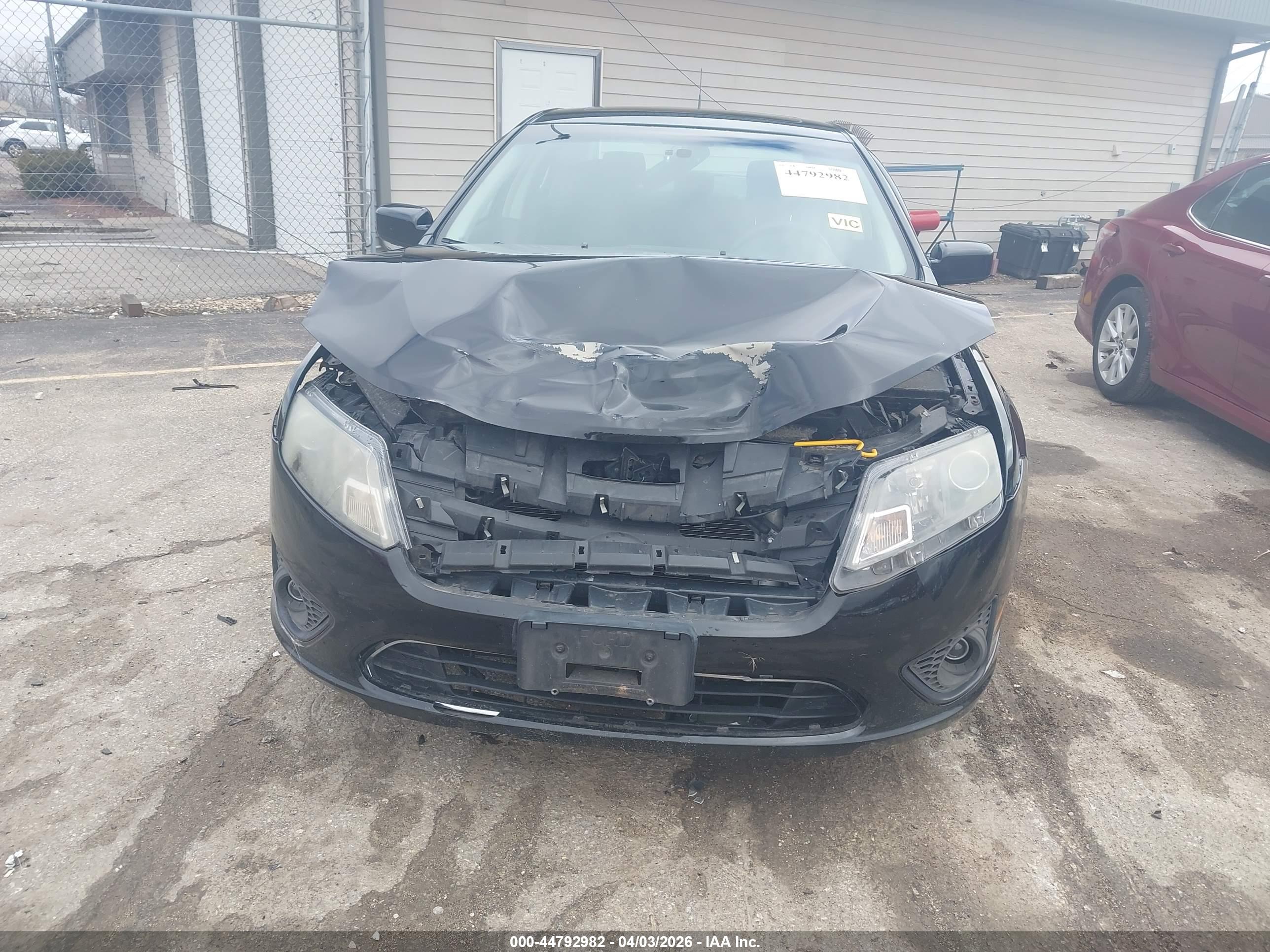 FORD FUSION image 6