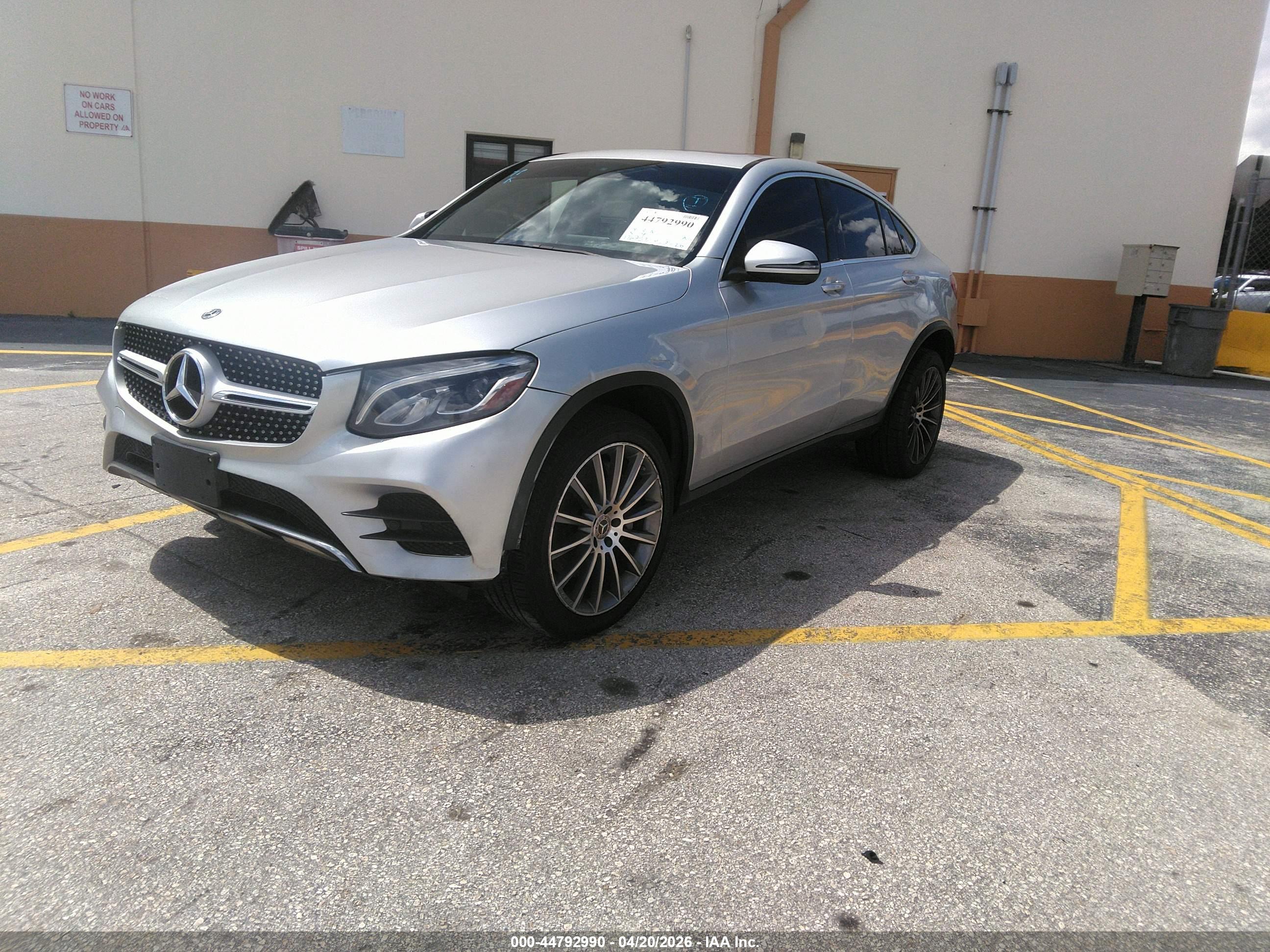 MERCEDES-BENZ GLC image 2