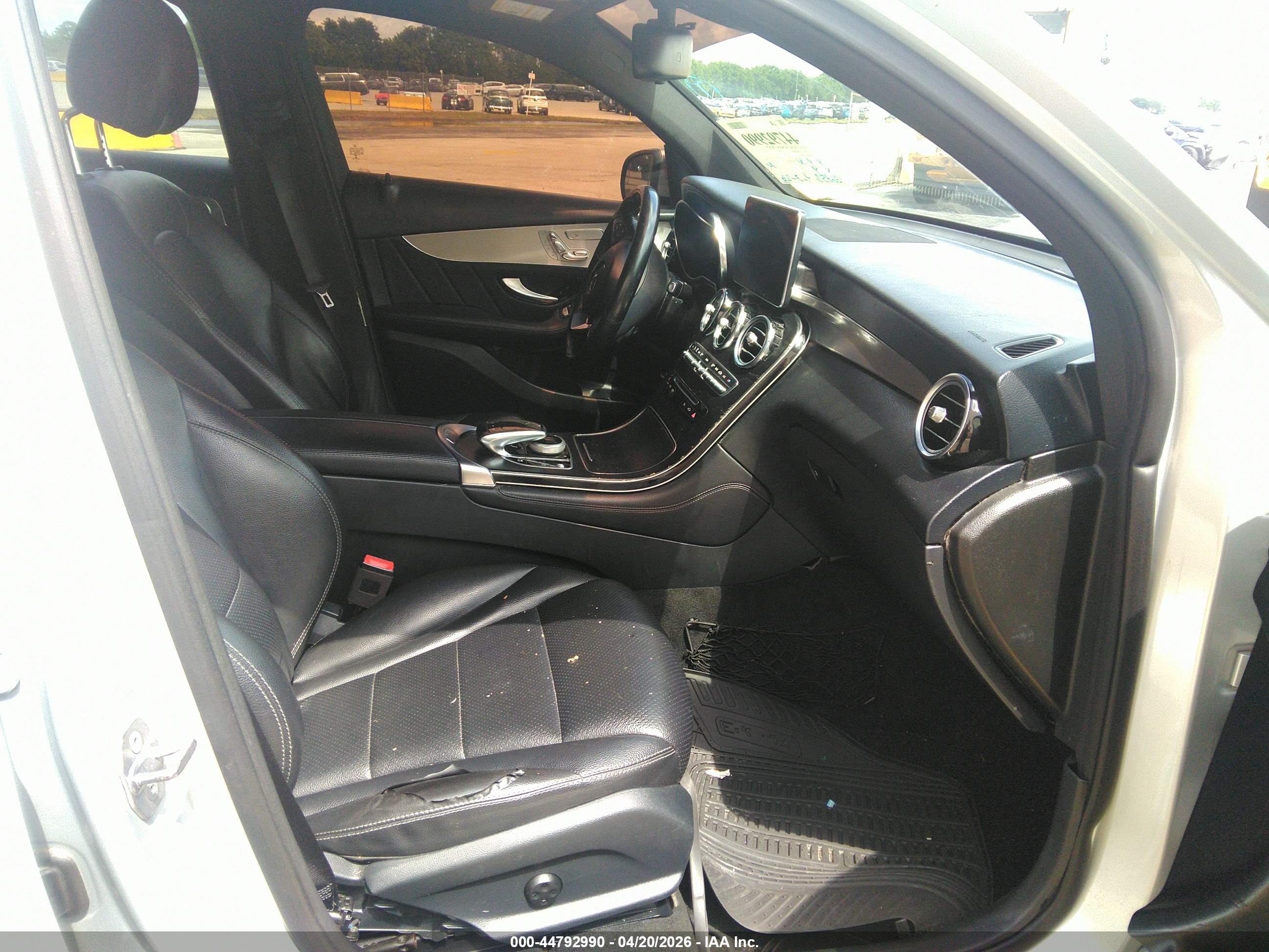 MERCEDES-BENZ GLC image 5