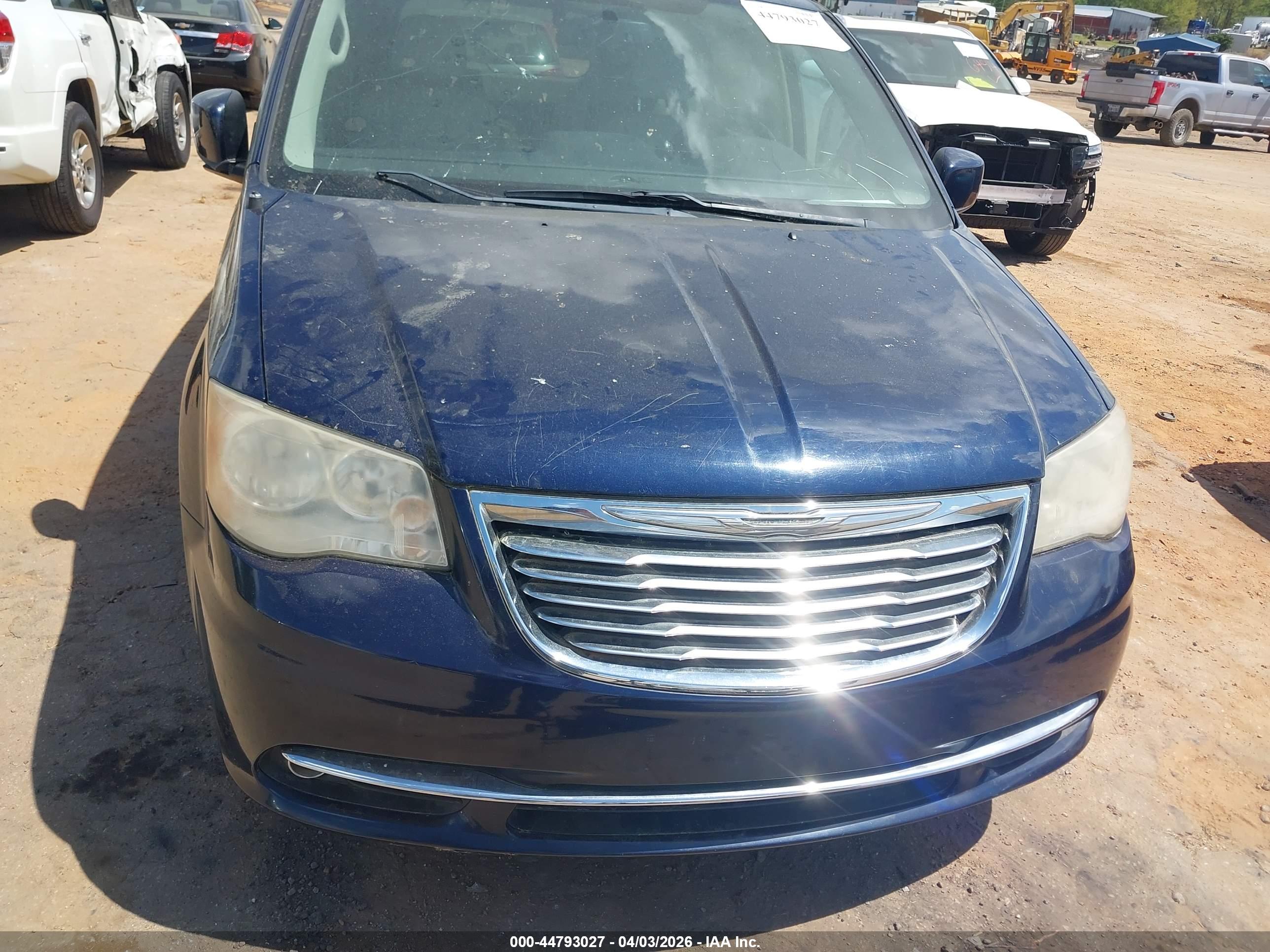 CHRYSLER TOWN image 6