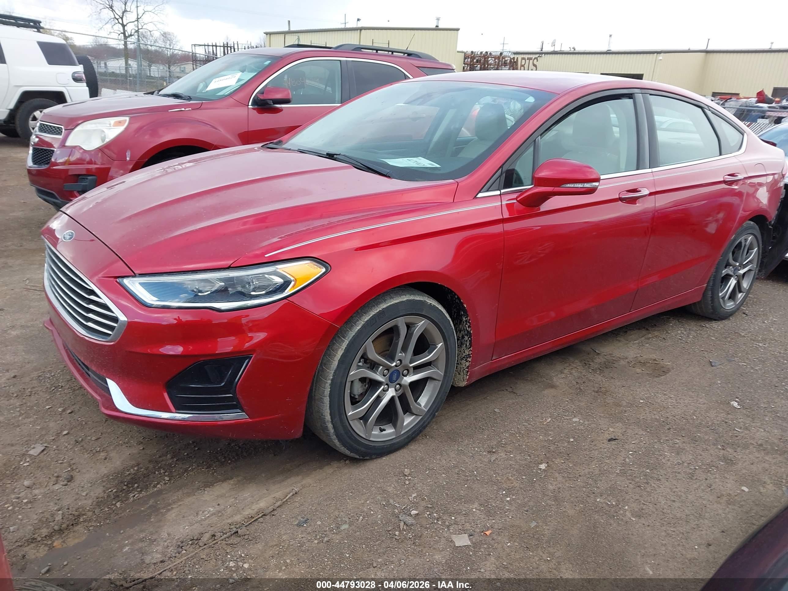 FORD FUSION image 2