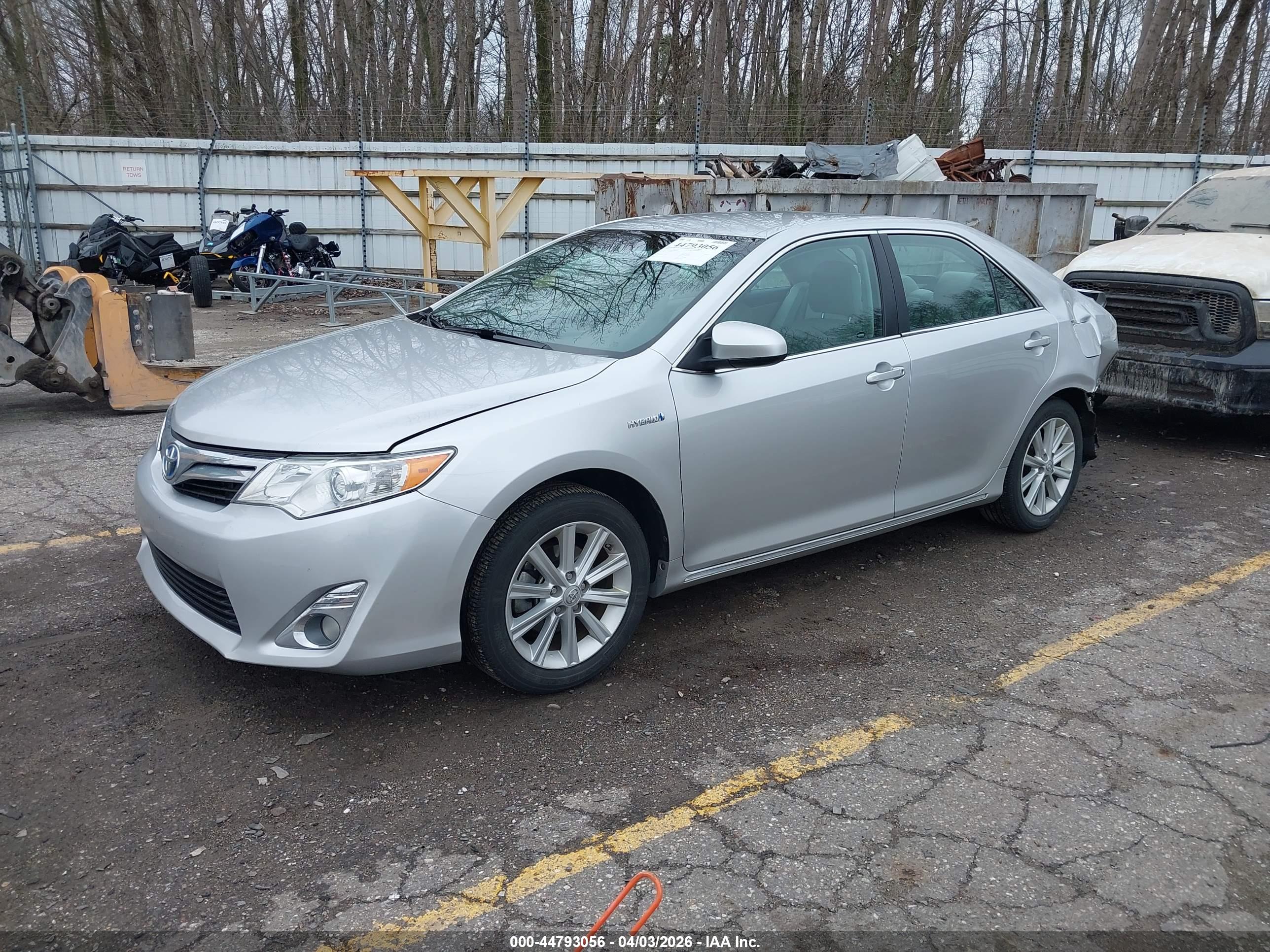 TOYOTA CAMRY image 2