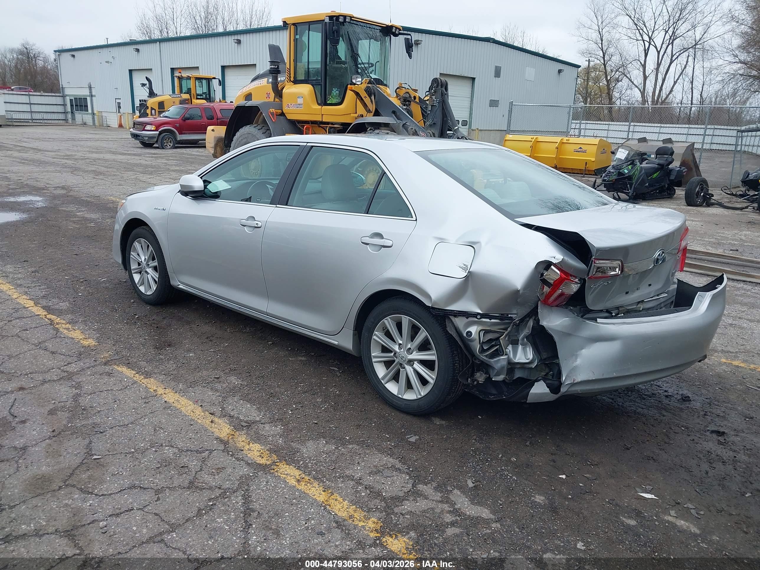 TOYOTA CAMRY image 3