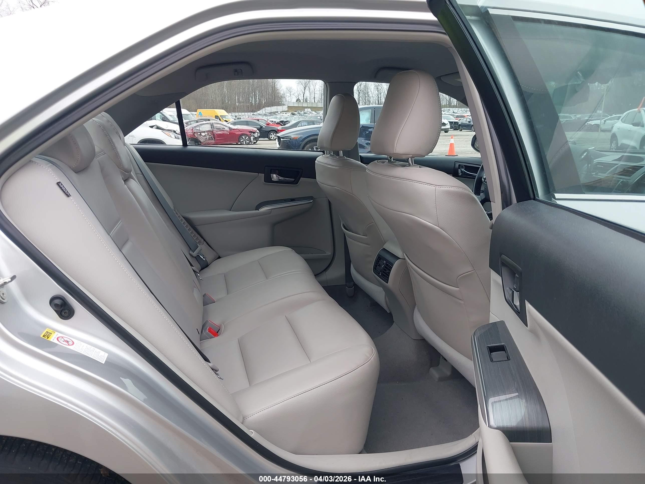 TOYOTA CAMRY image 8